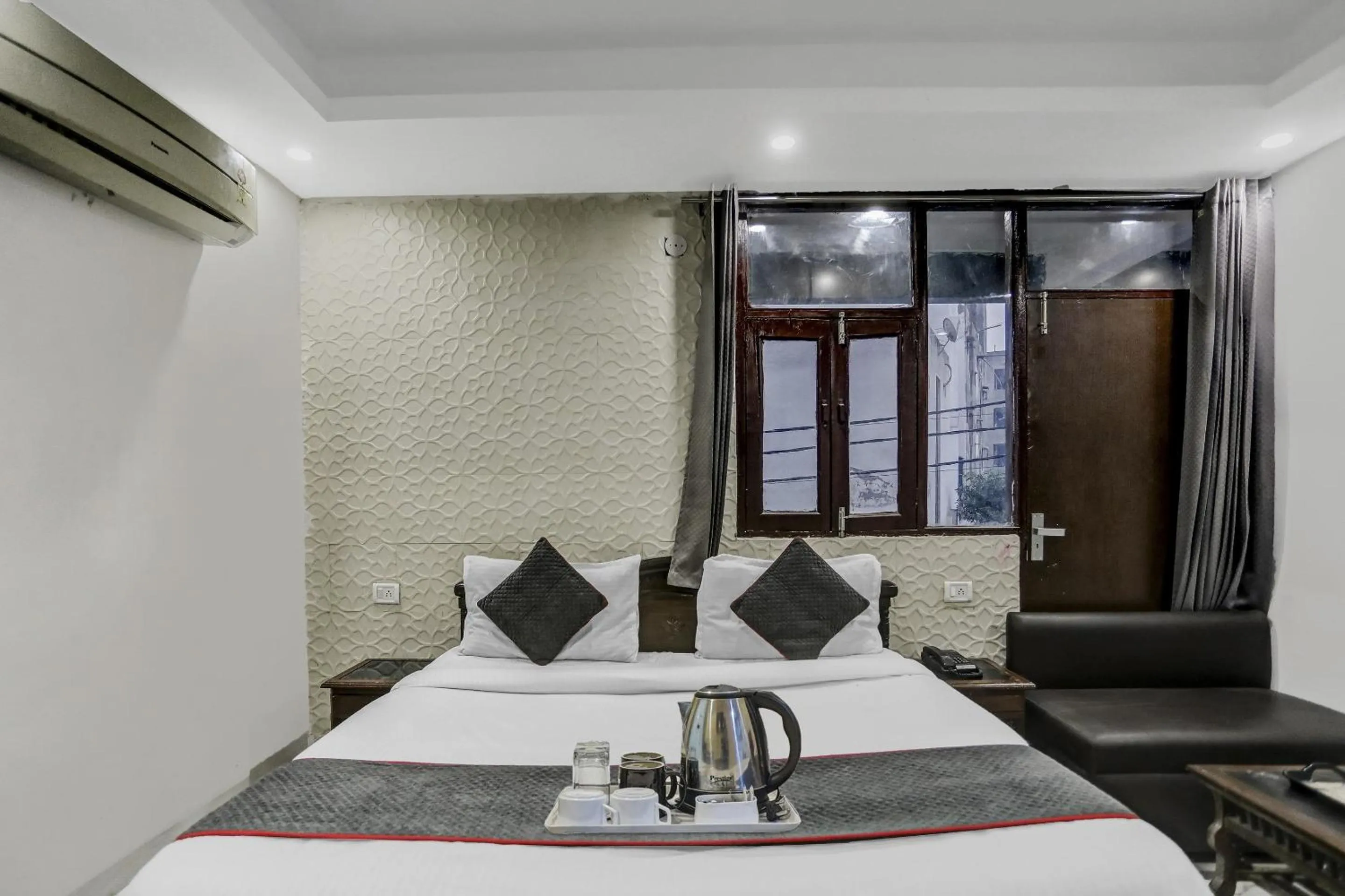 Bedroom, Bed in Collection O AP Grand