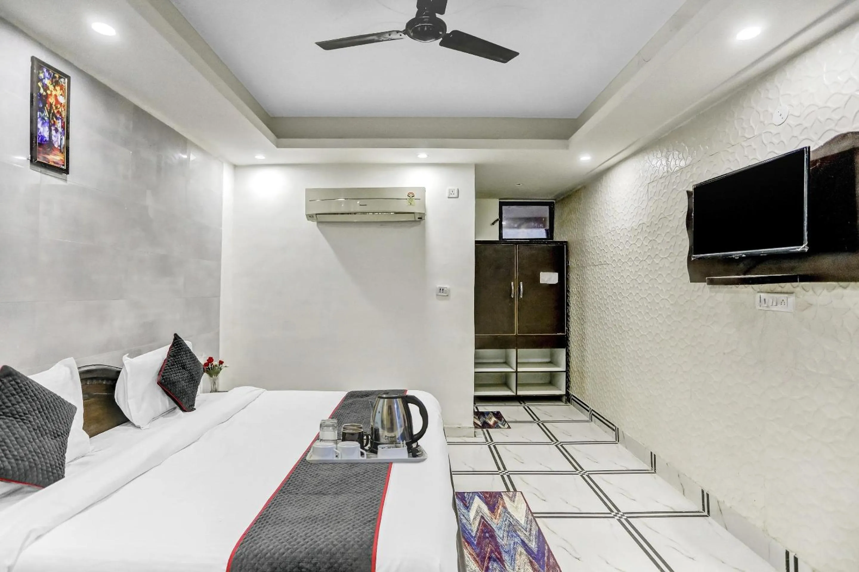 Bedroom, Bed in Collection O AP Grand