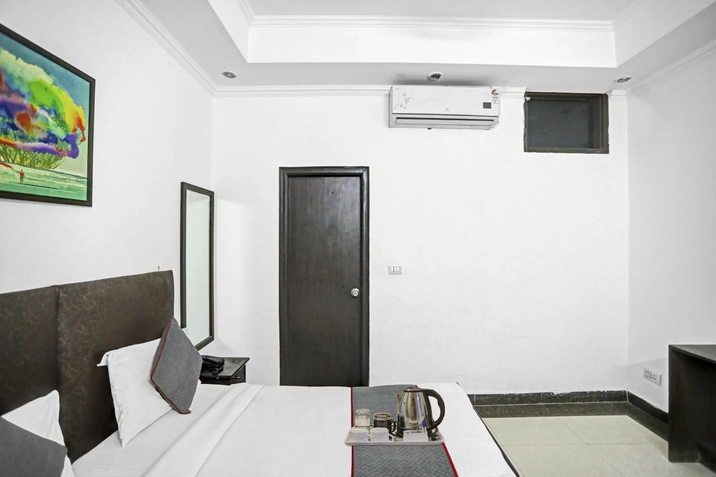 Bedroom in Townhouse Happy Keys Near Iskcon Temple Noida