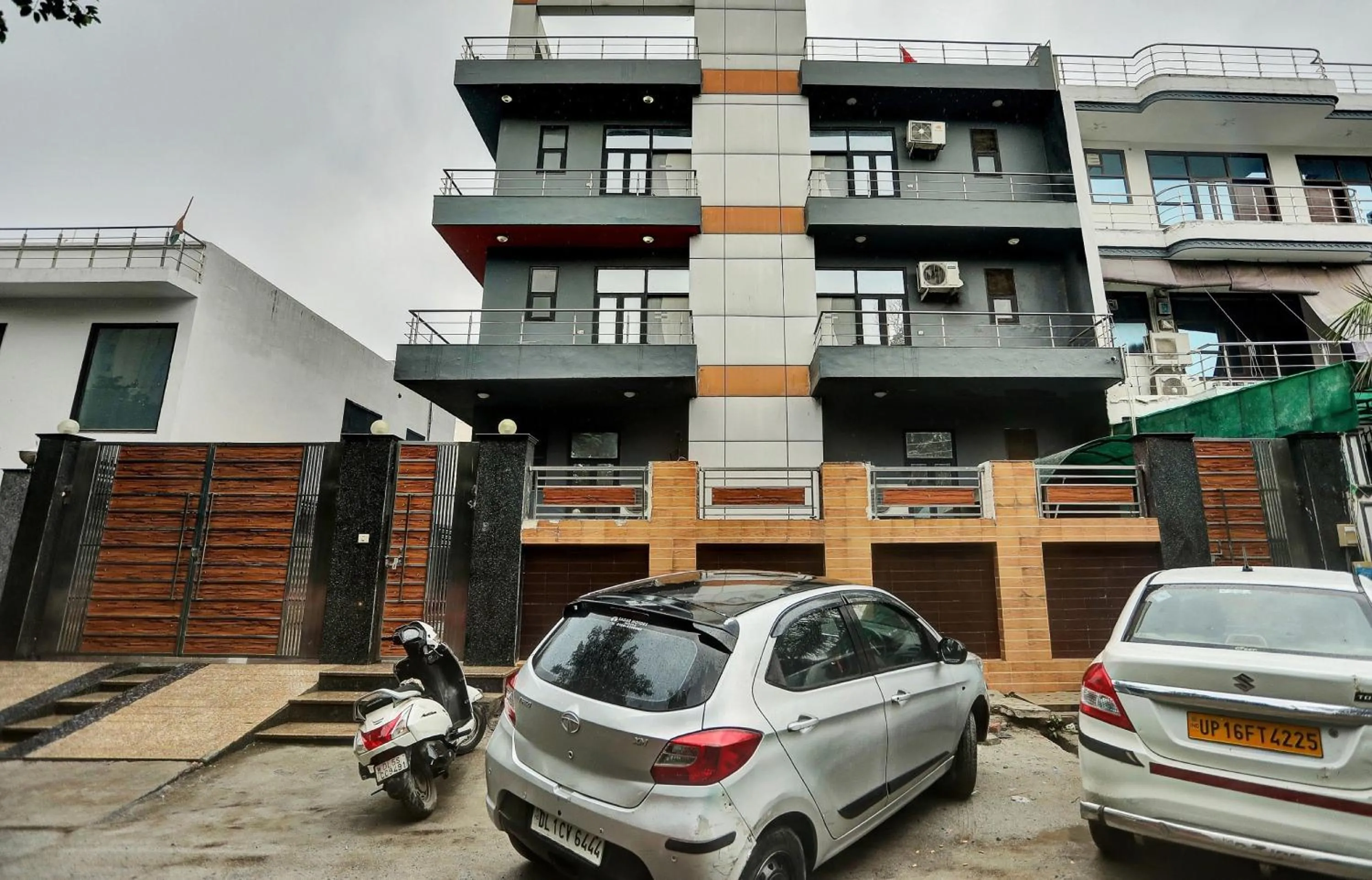 Facade/entrance in Townhouse Happy Keys Near Iskcon Temple Noida