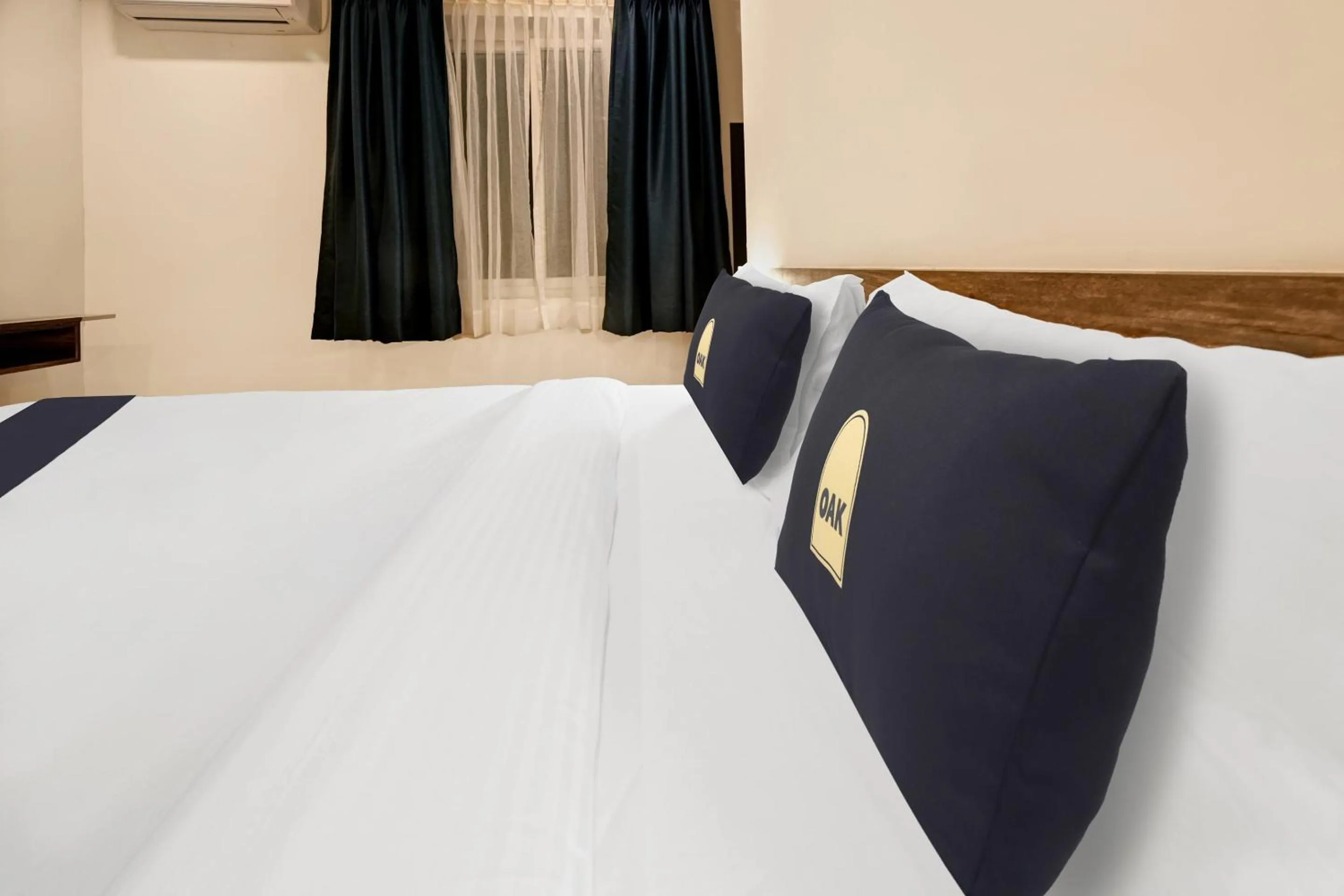 Bedroom in Townhouse OAK Hillside Aqua