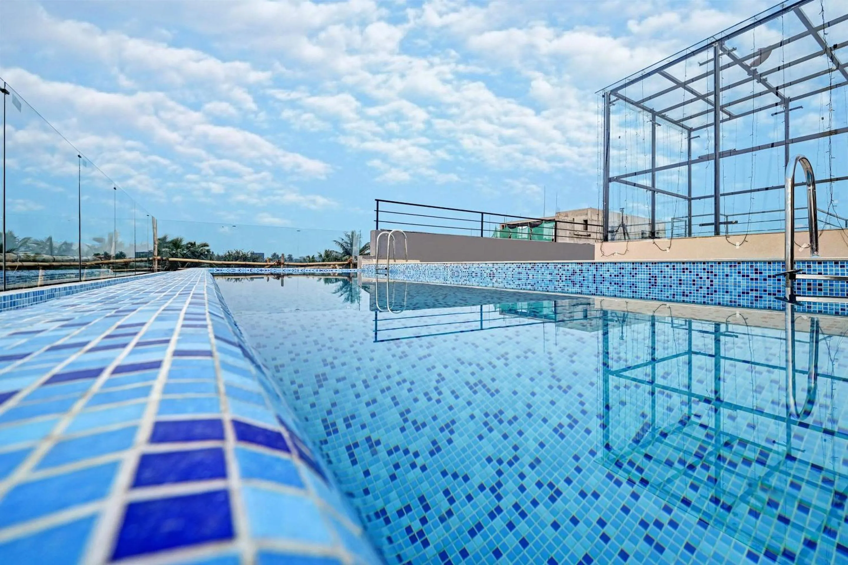 Swimming pool in Townhouse OAK Hillside Aqua