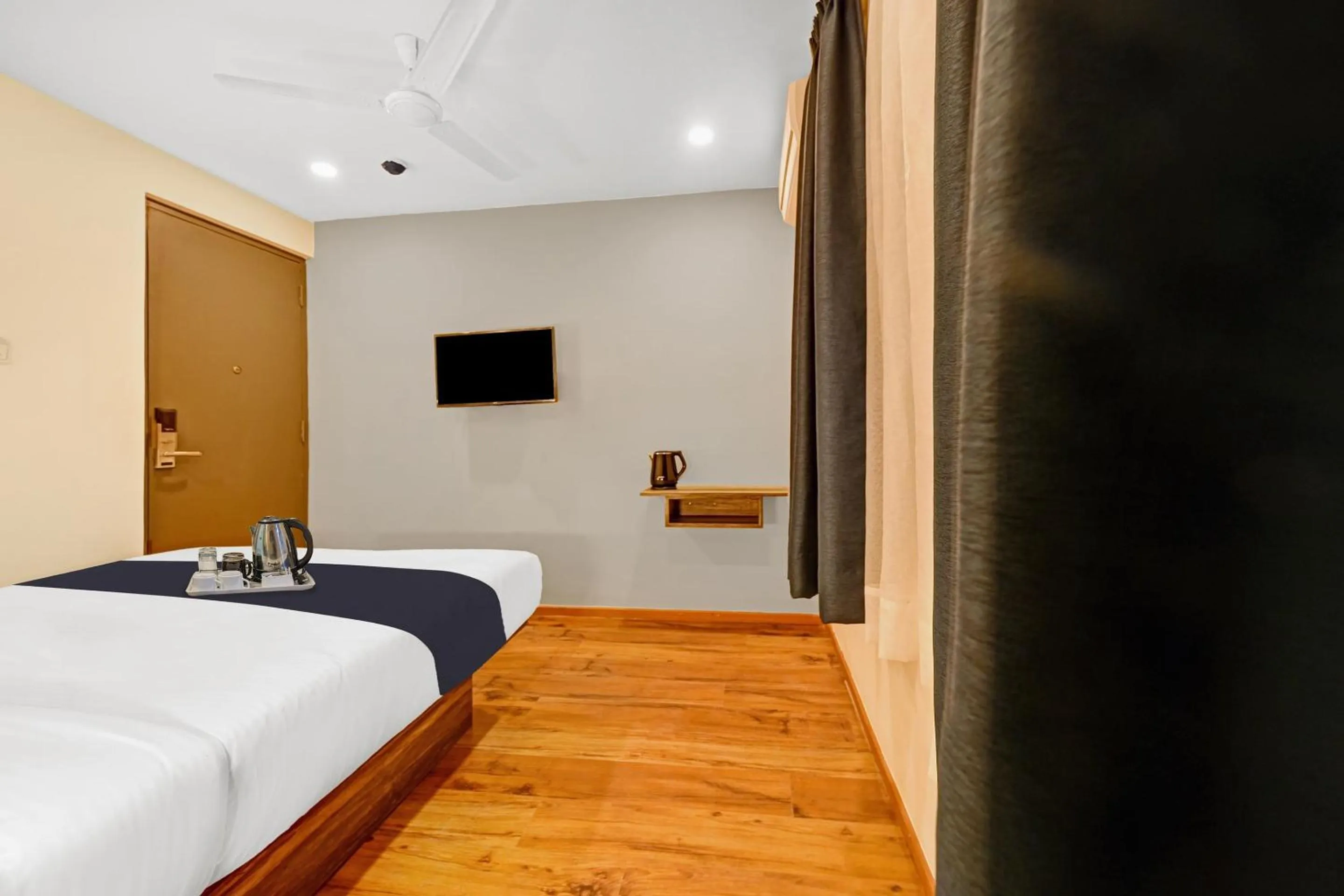 Bedroom in Townhouse OAK Hillside Aqua