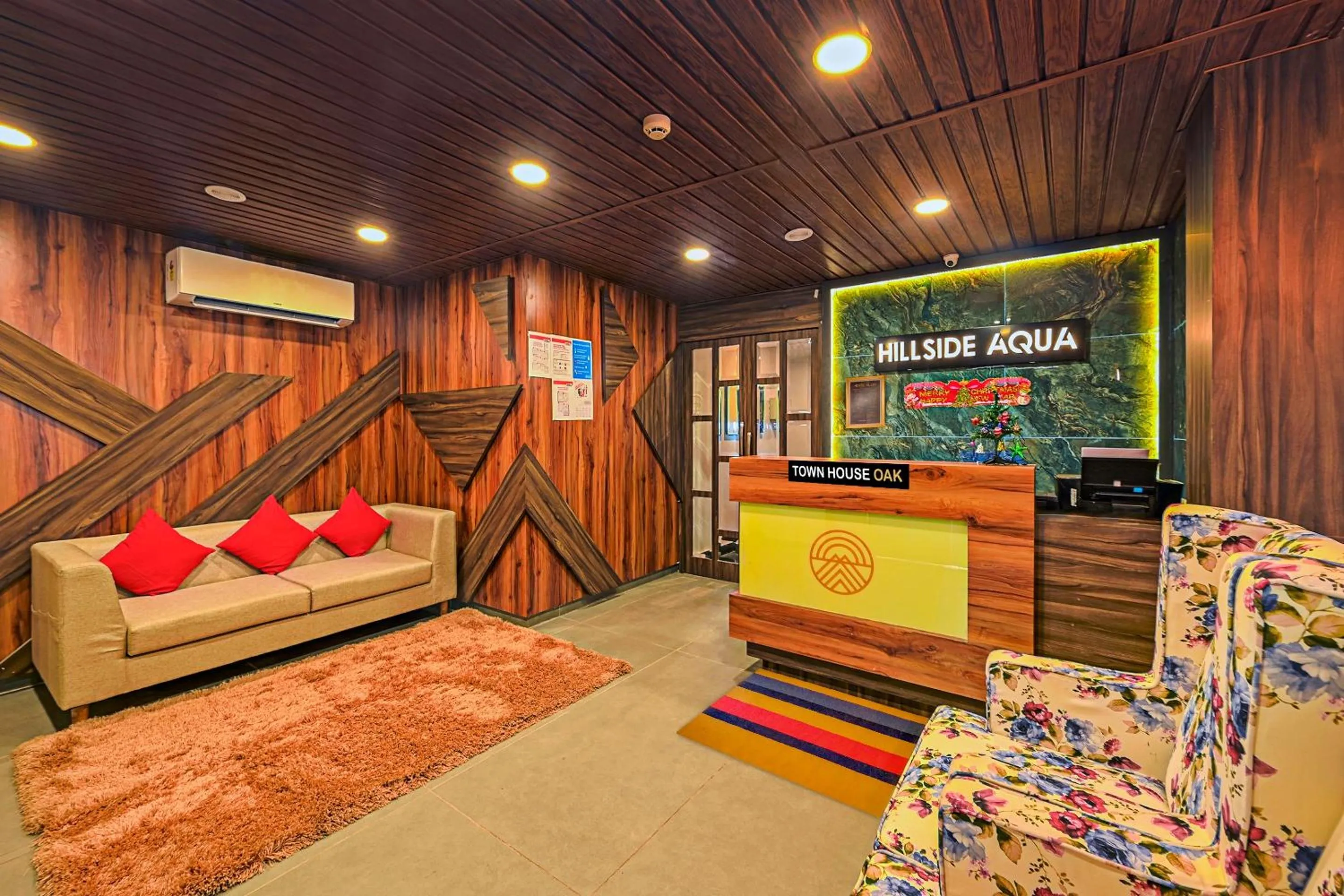 Lobby or reception in Townhouse OAK Hillside Aqua