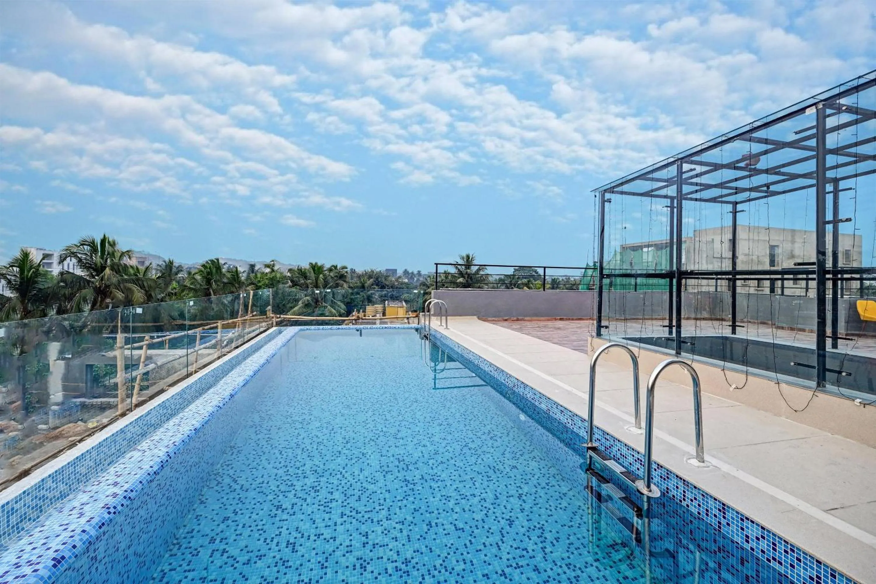 Swimming pool in Townhouse OAK Hillside Aqua