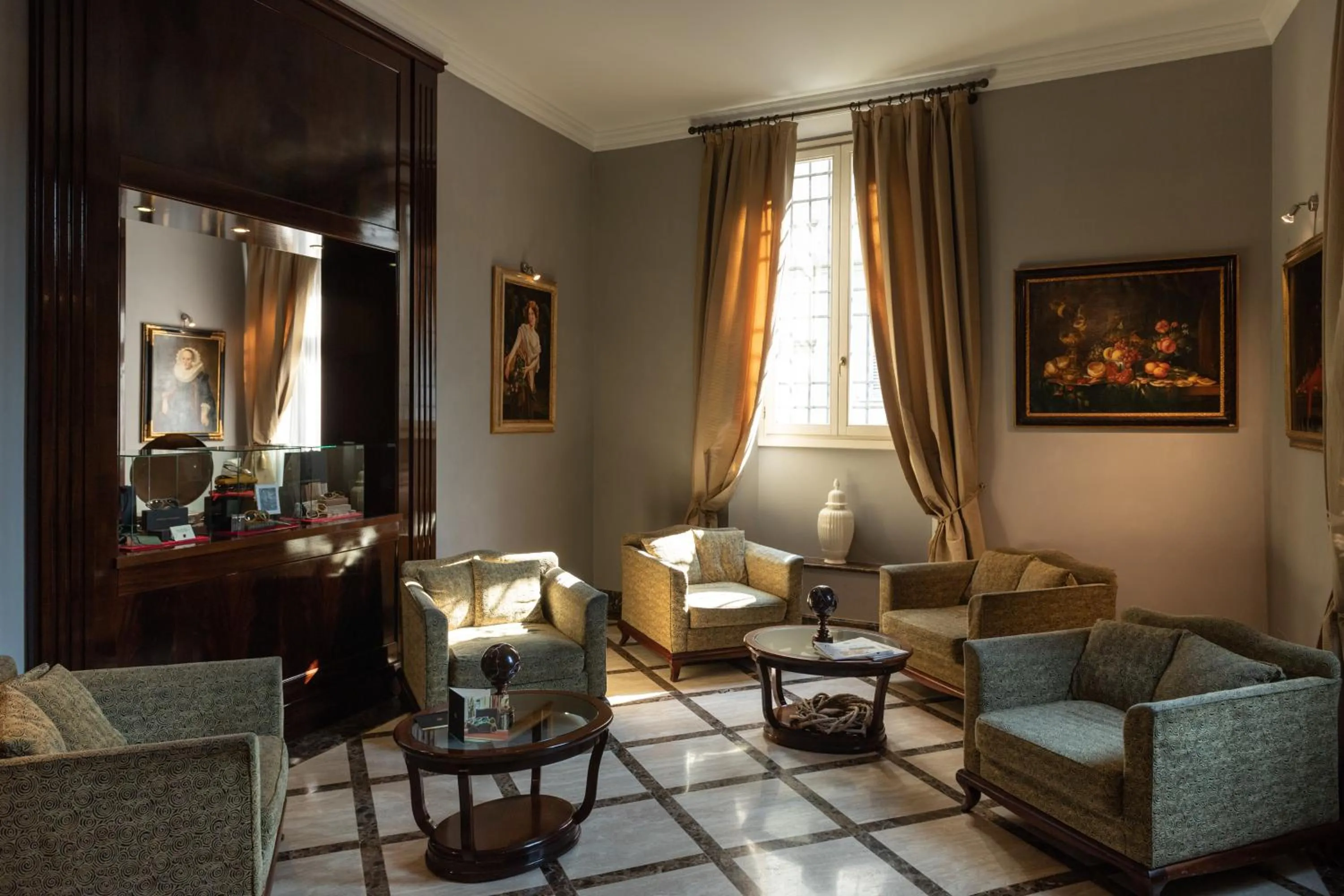 Communal lounge/ TV room in Allegroitalia San Gallo Firenze