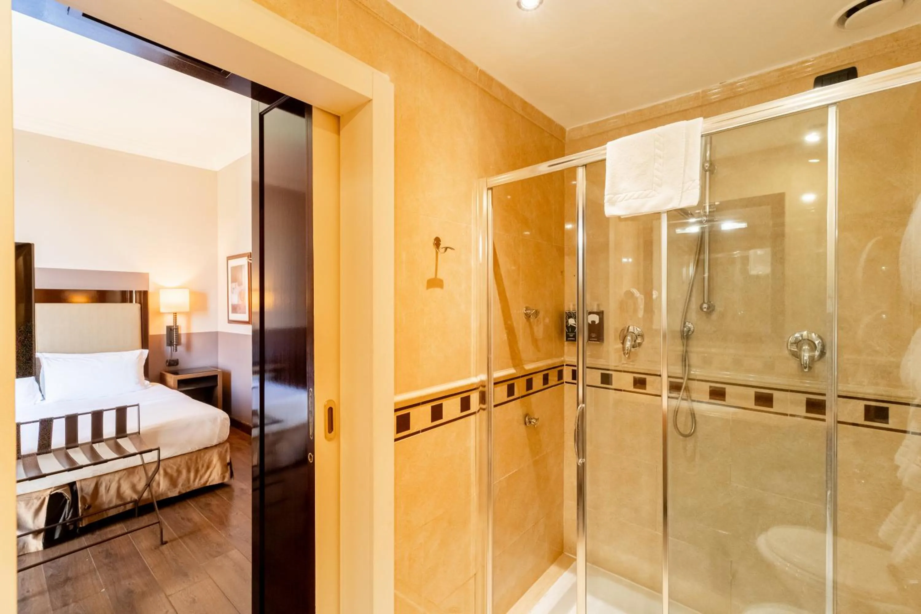 Bed in Allegroitalia San Gallo Firenze