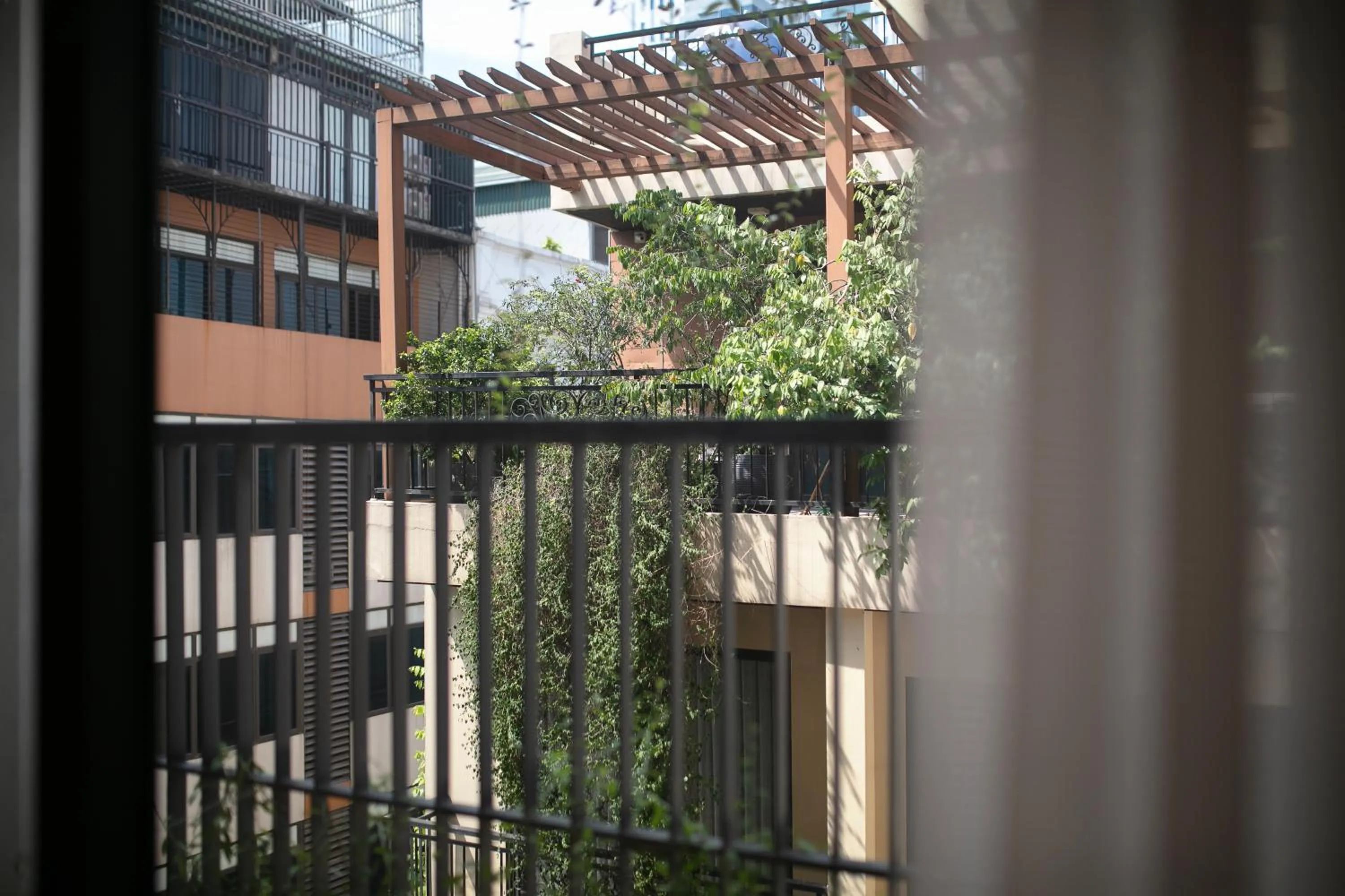 HB Serviced Apartment - Lạc Long Quân