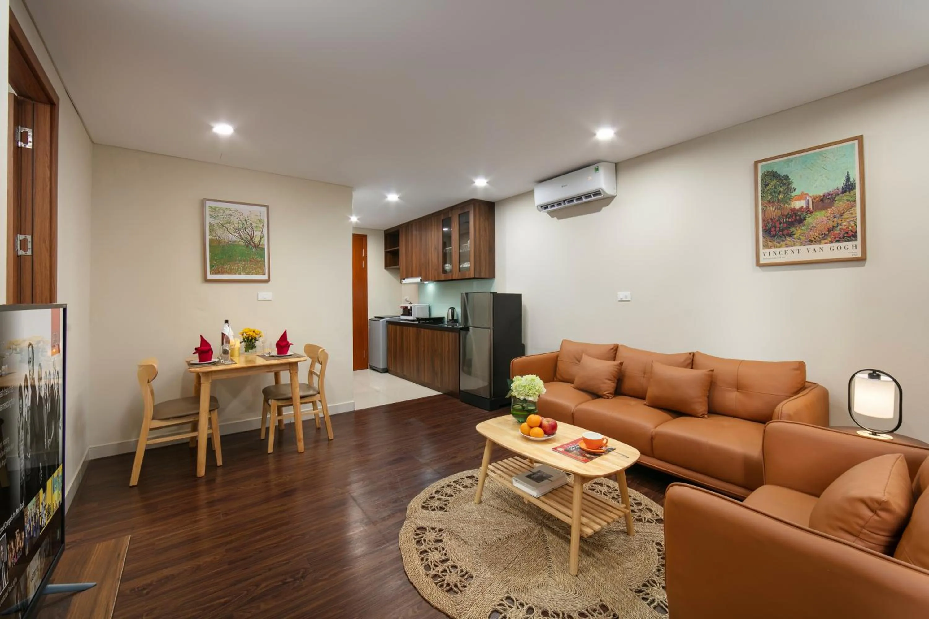HB Serviced Apartment - Lạc Long Quân
