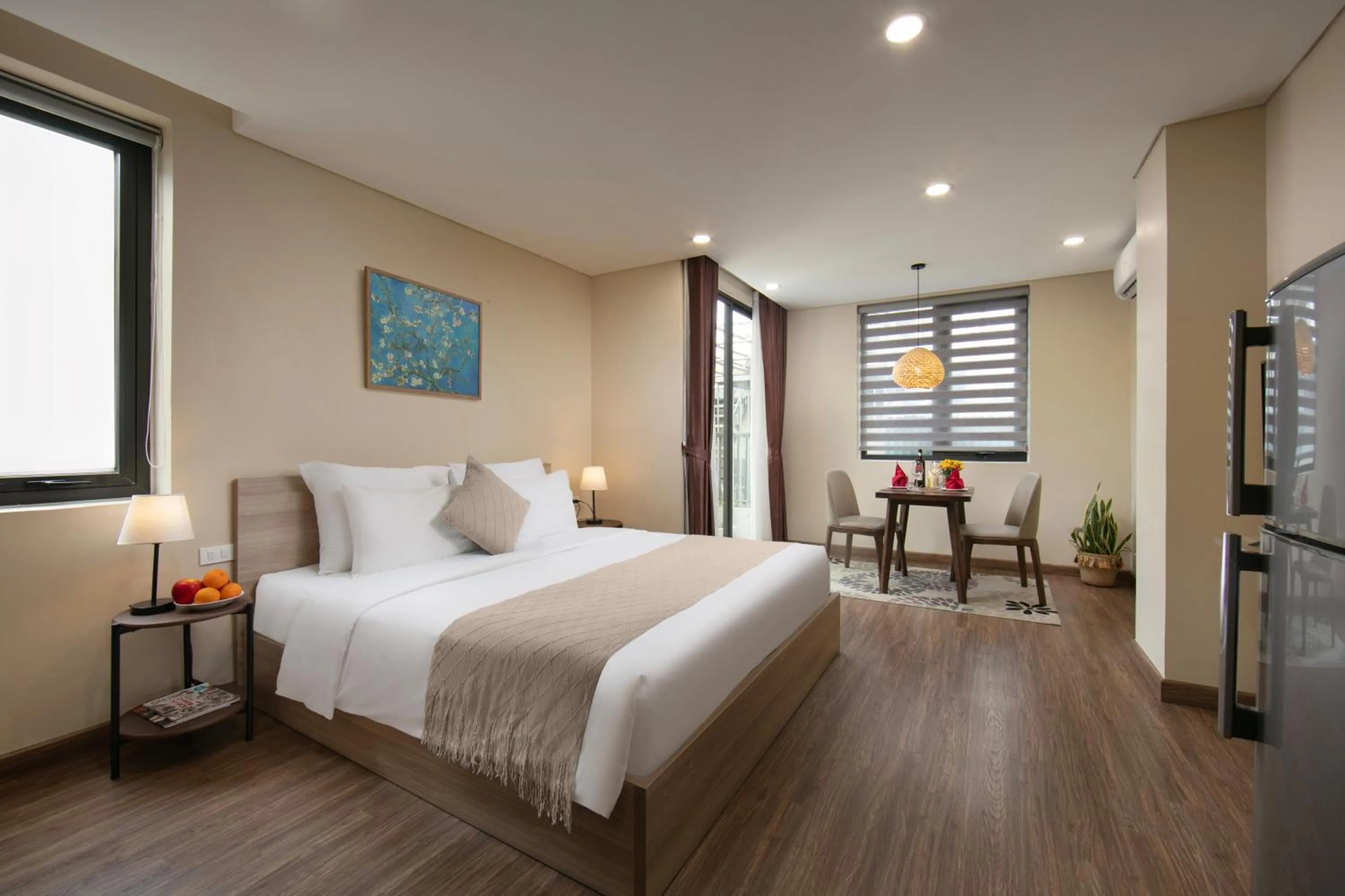 Photo of the whole room, Bed in HB Serviced Apartment - Lạc Long Quân