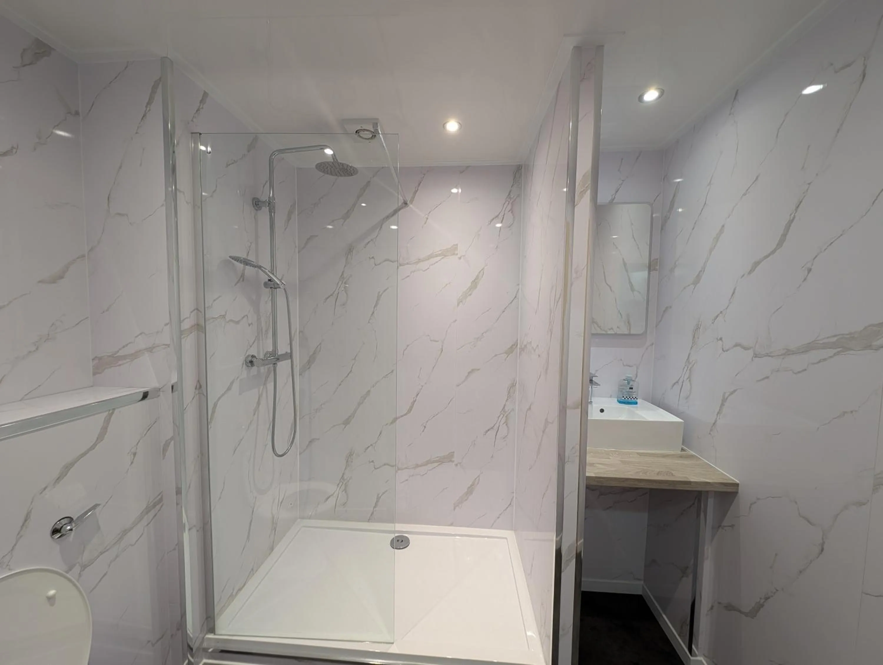 Shower in Hotel Express Newcastle Gateshead