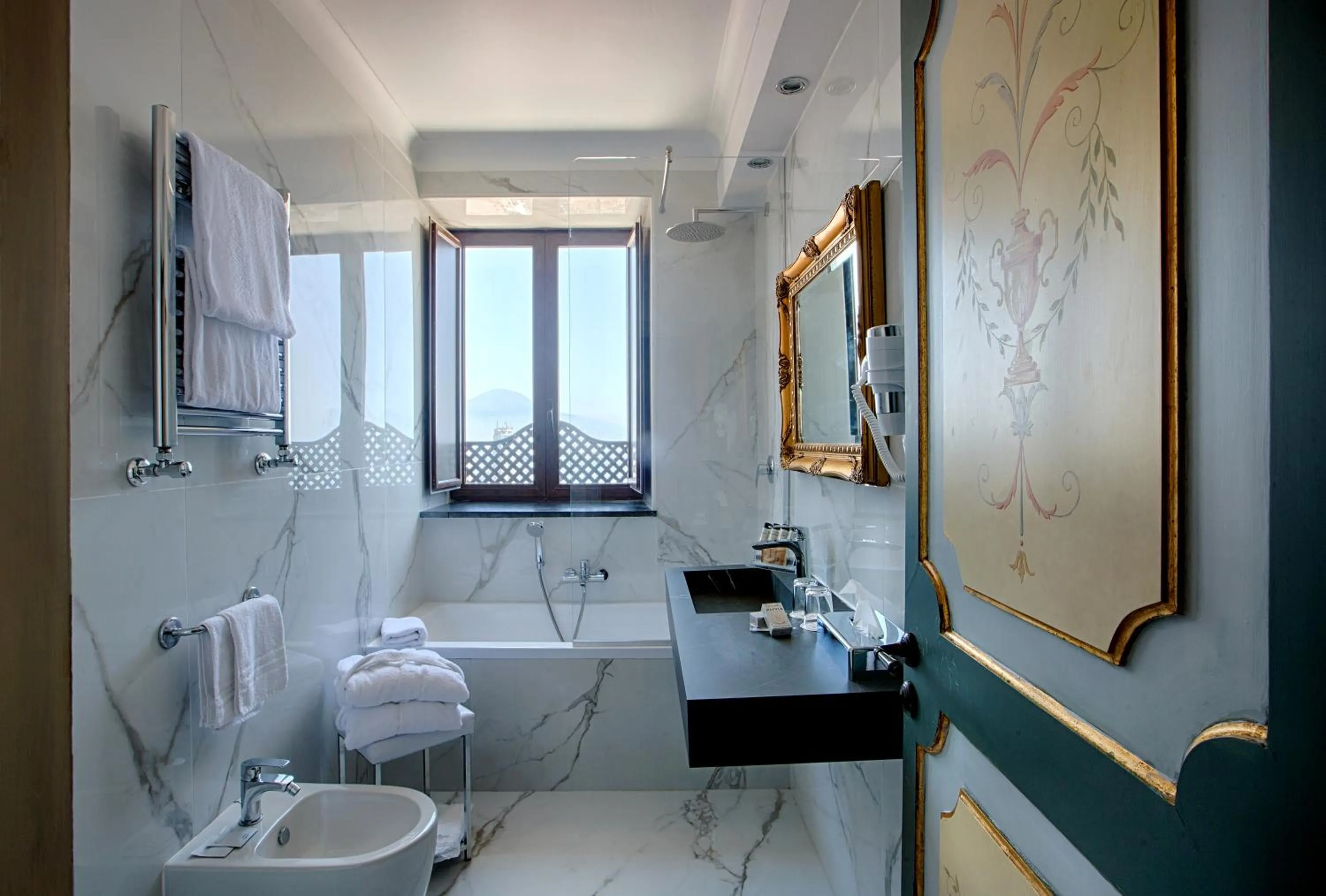 Bathroom in San Francesco al Monte