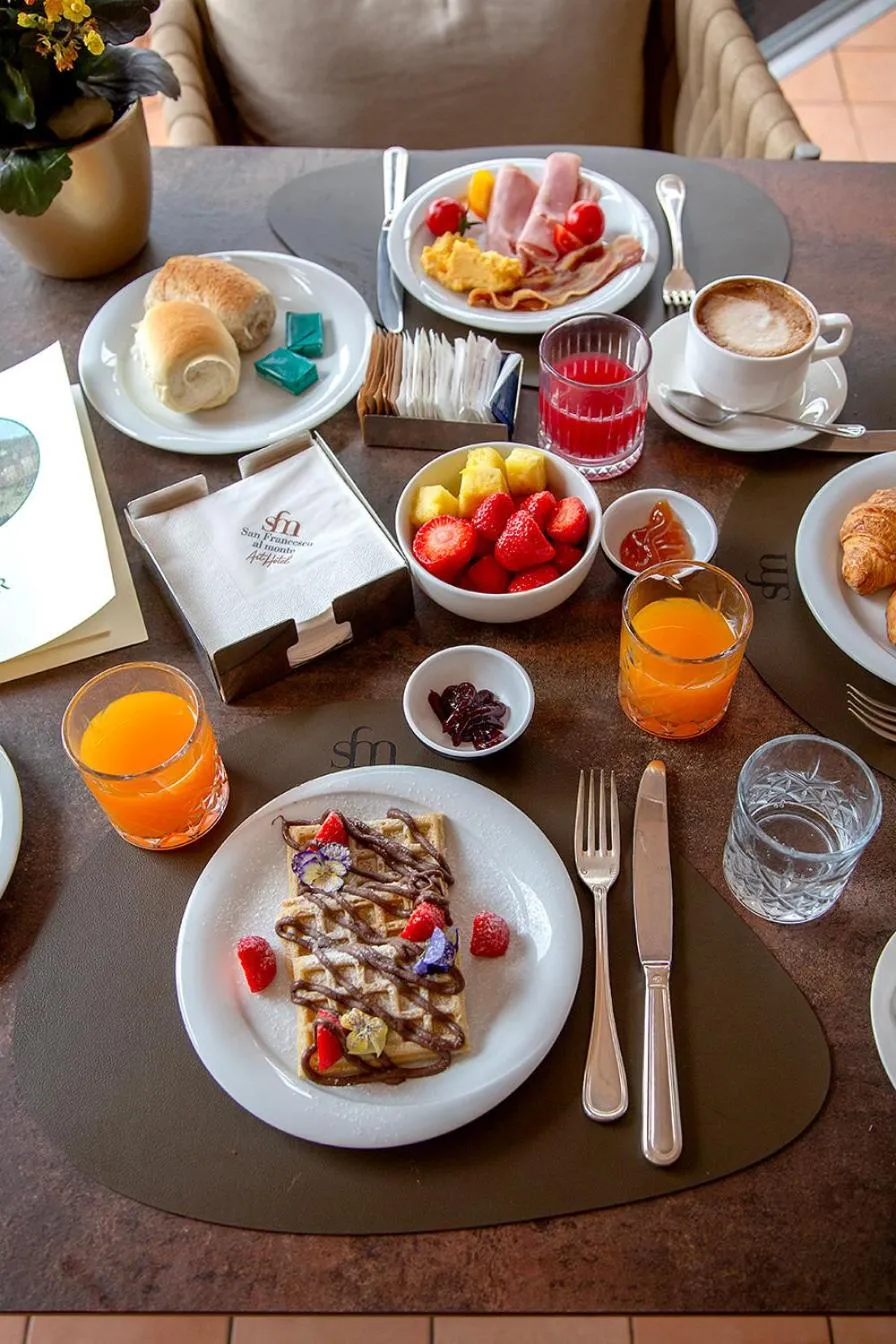 Breakfast in San Francesco al Monte