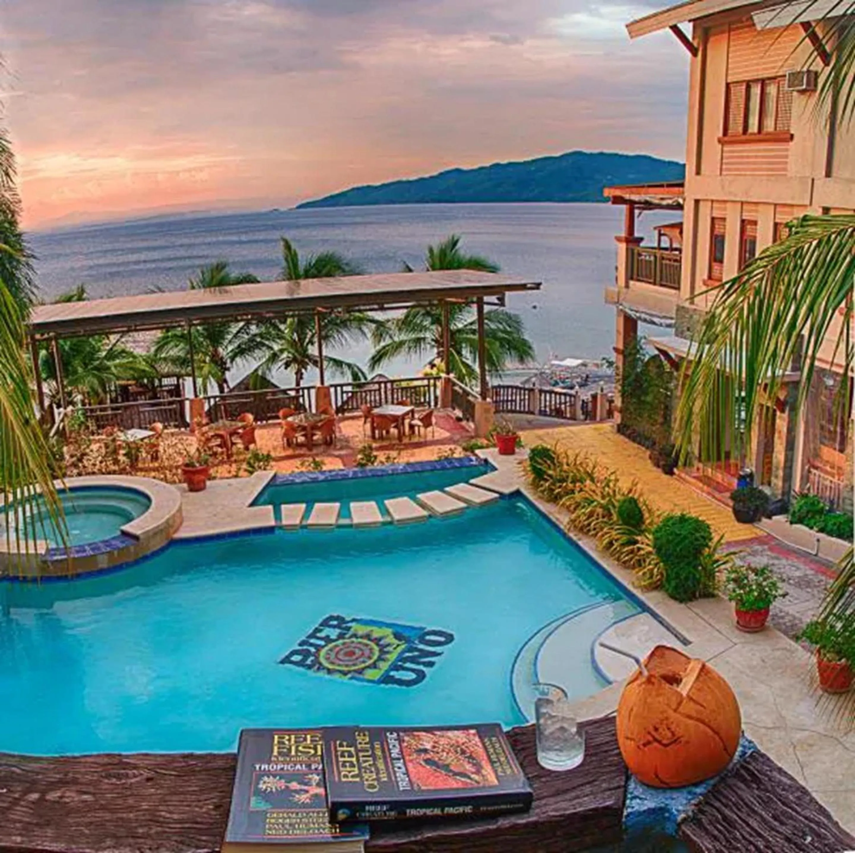 Property building in Pier Uno Dive Resort powered by Cocotel