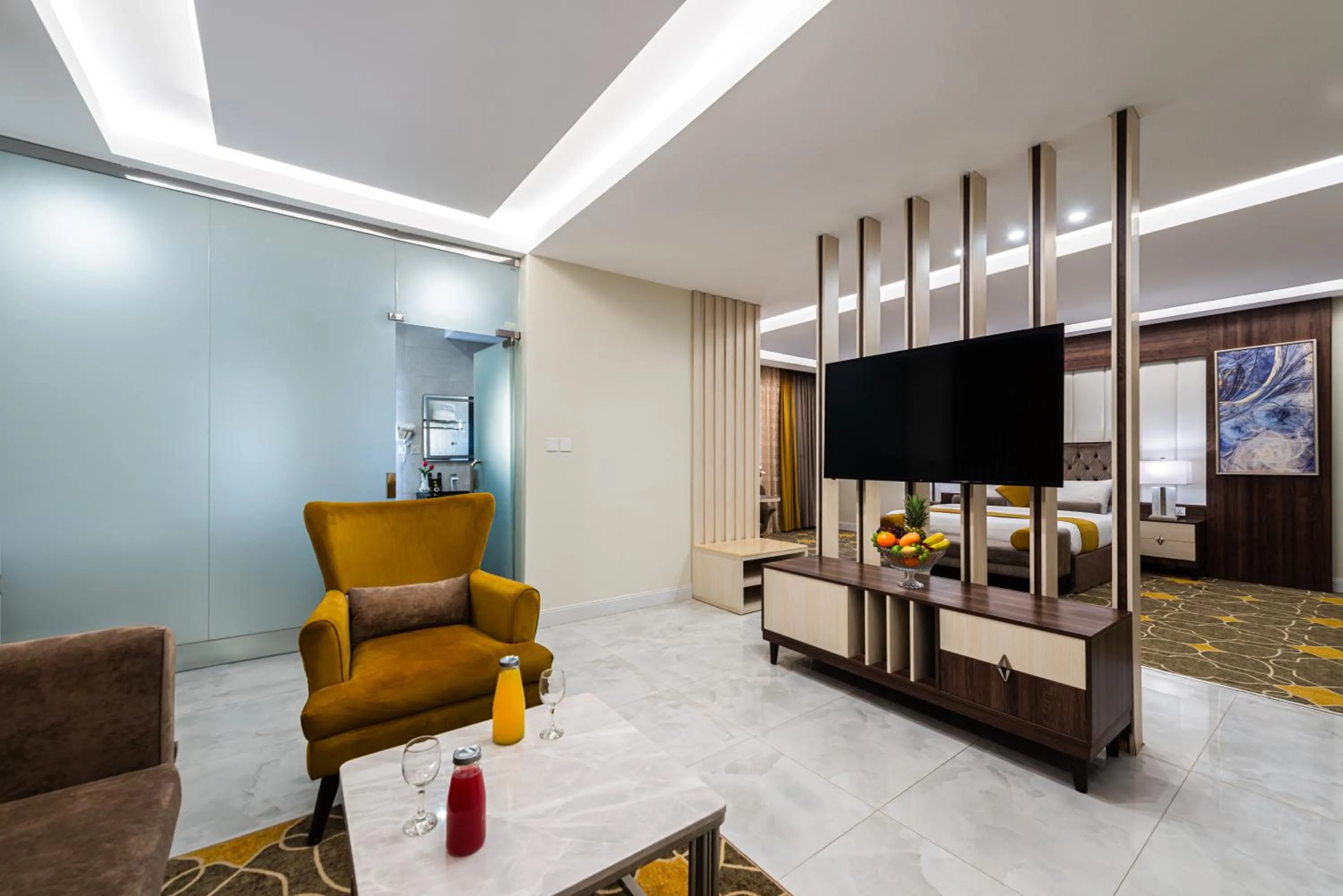 TV and multimedia in Garden Millennium Hotel