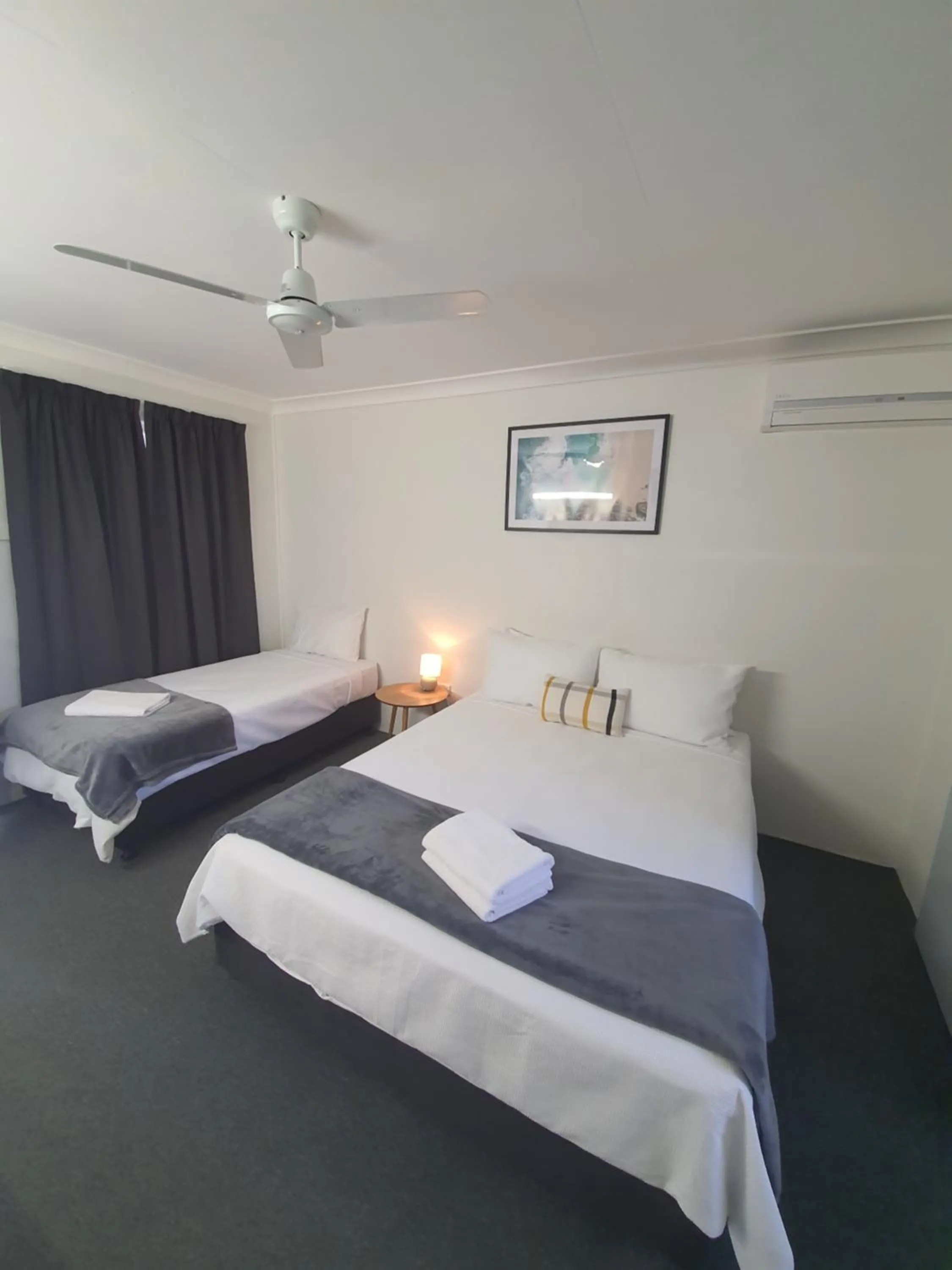 Bed in Sun City Motel