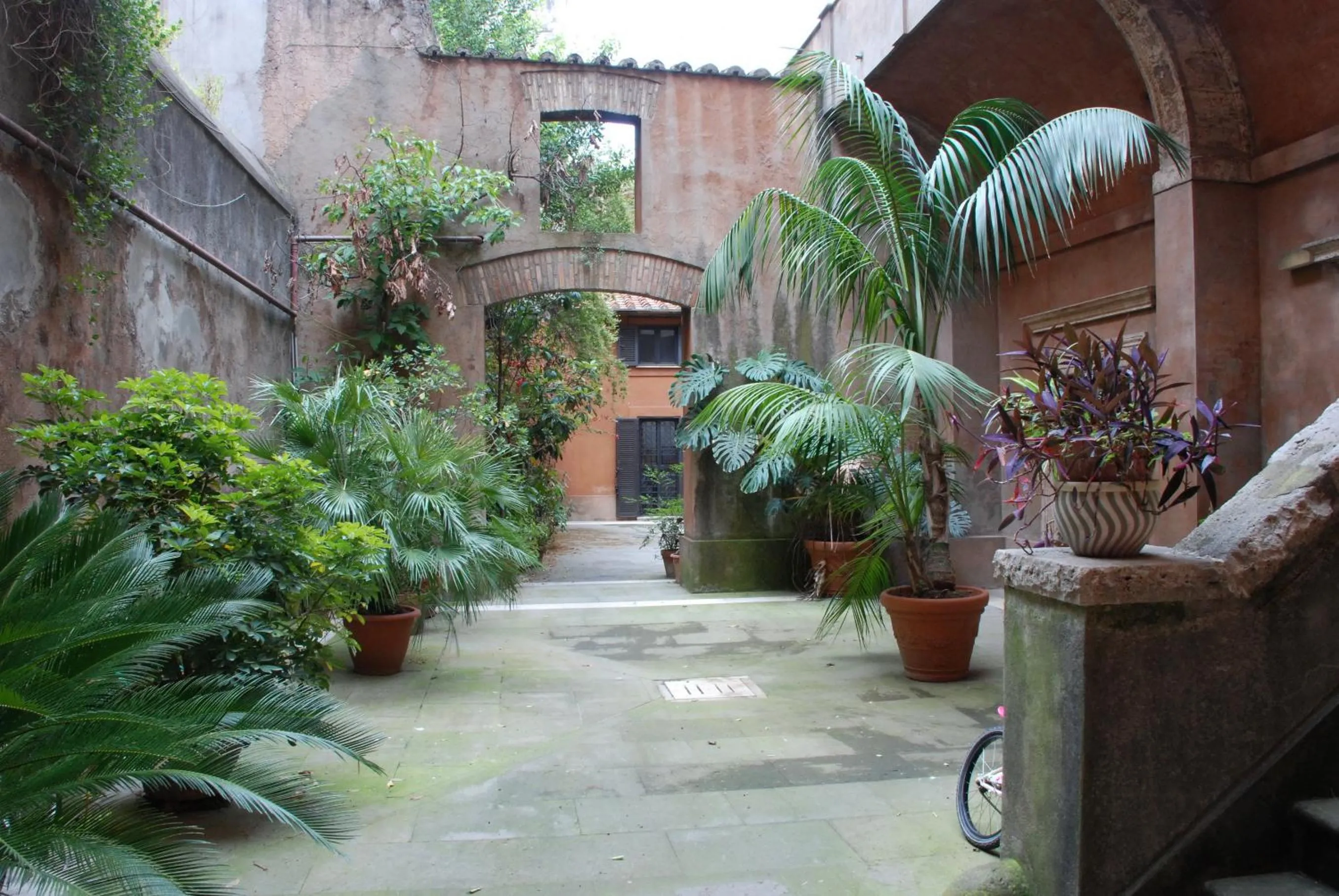 Garden in Palazzo Velli Suites