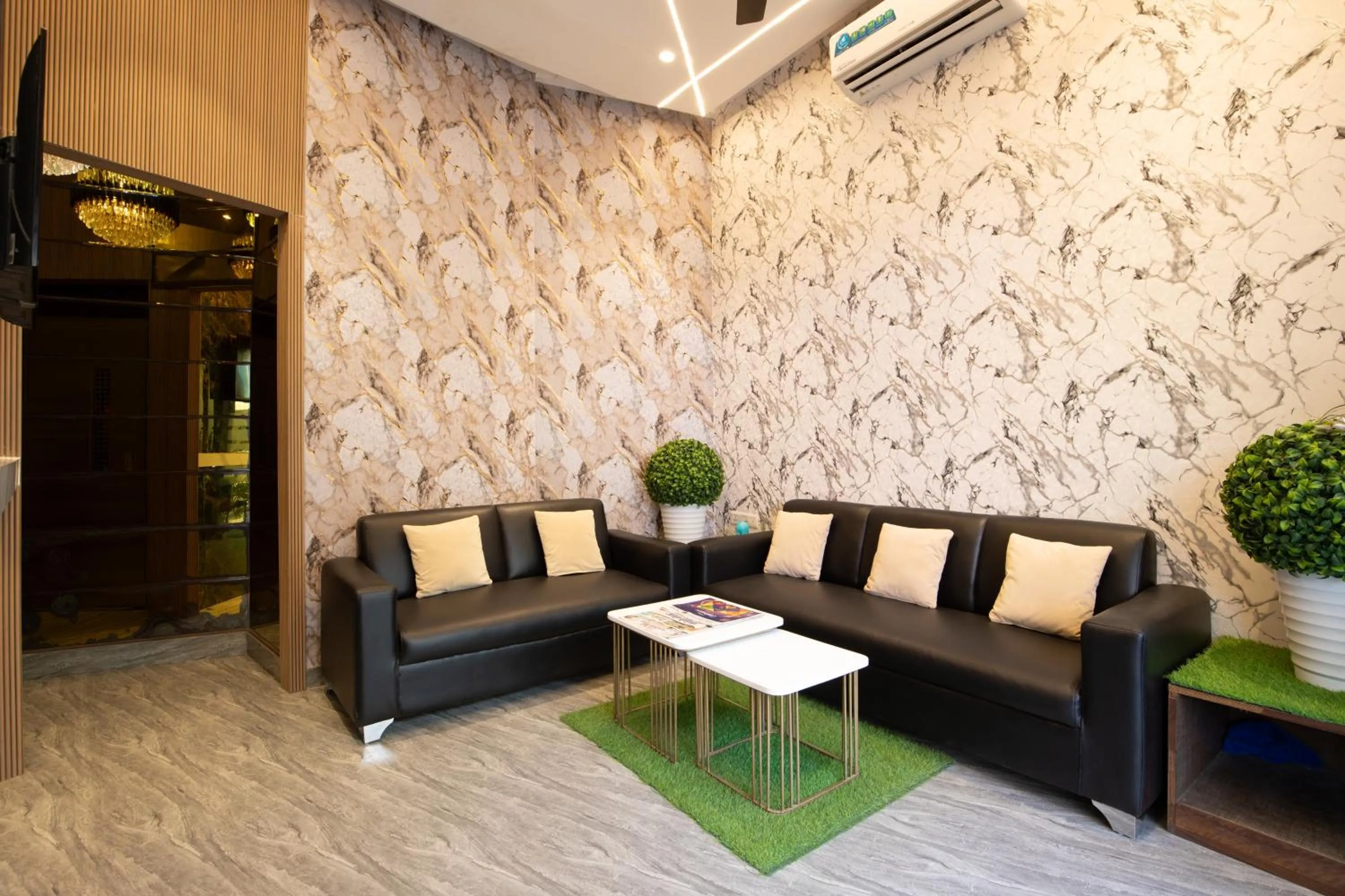 Lobby or reception in Hotel Jodiya - Near CST