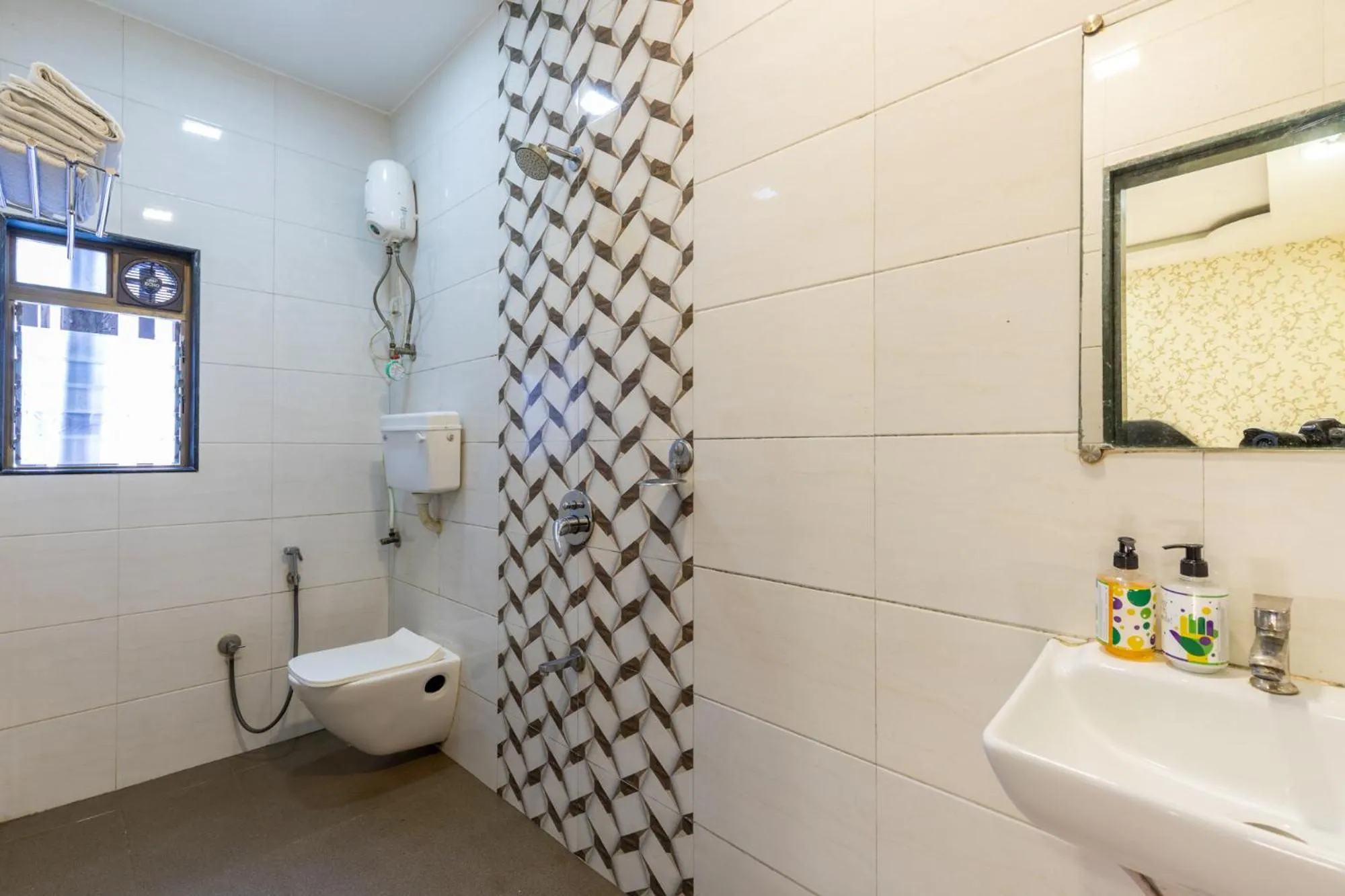 Bathroom in Hotel Jodiya - Near CST