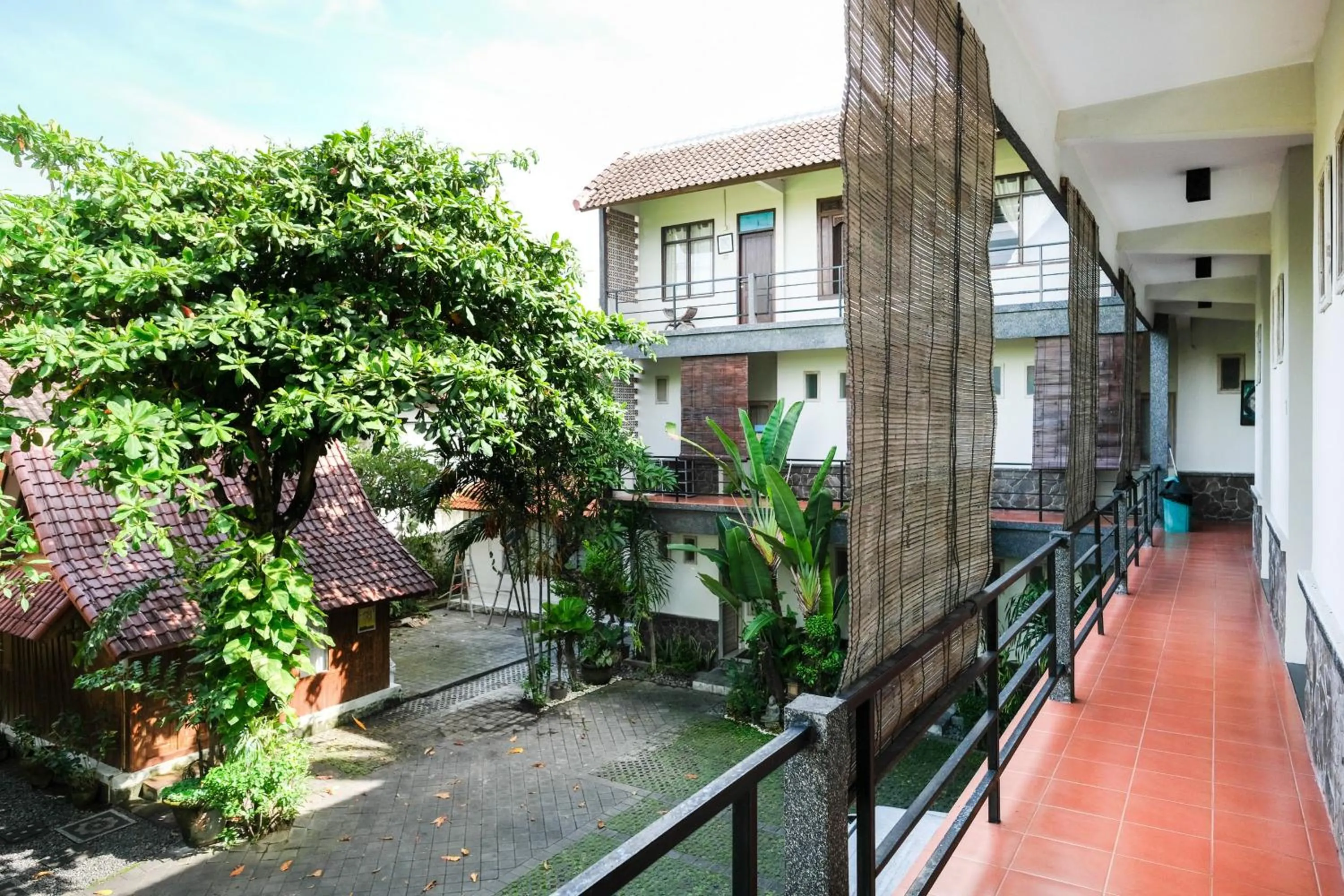 Property building in Urbanview Hotel Wayan Mansion