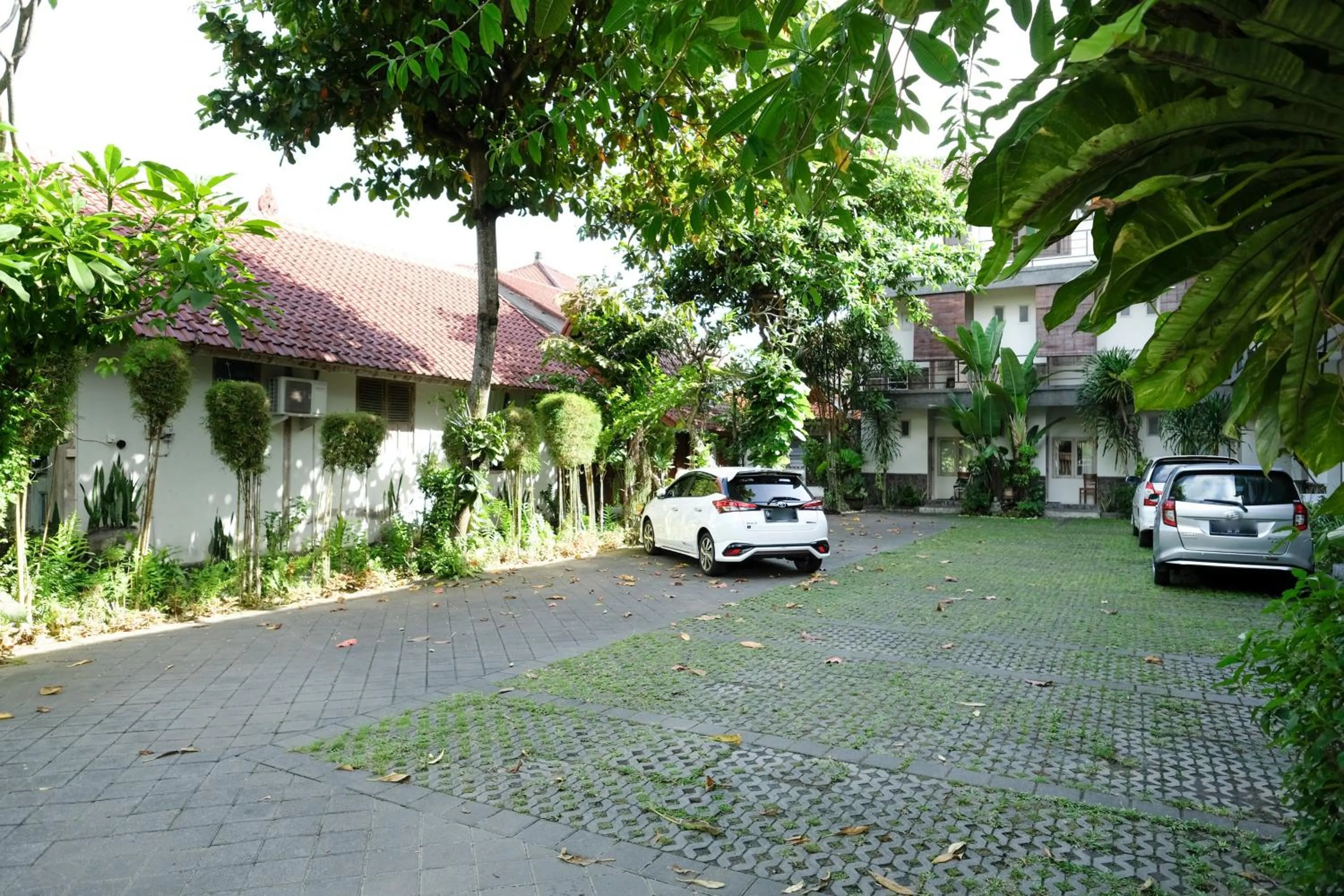 Parking in Urbanview Hotel Wayan Mansion