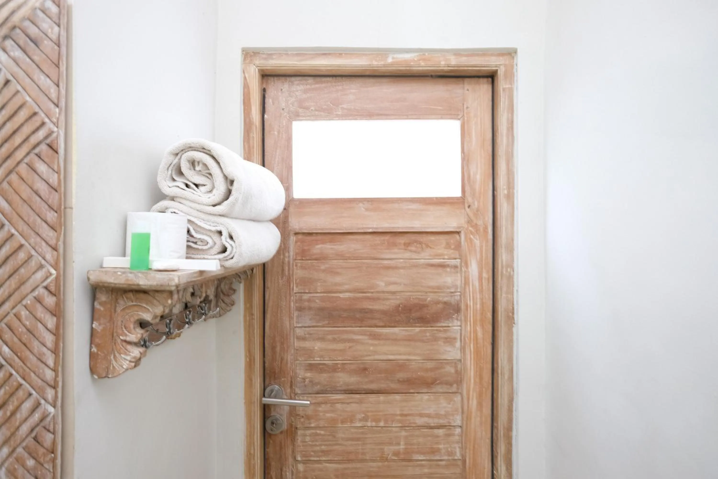 Bathroom in Urbanview Hotel Wayan Mansion