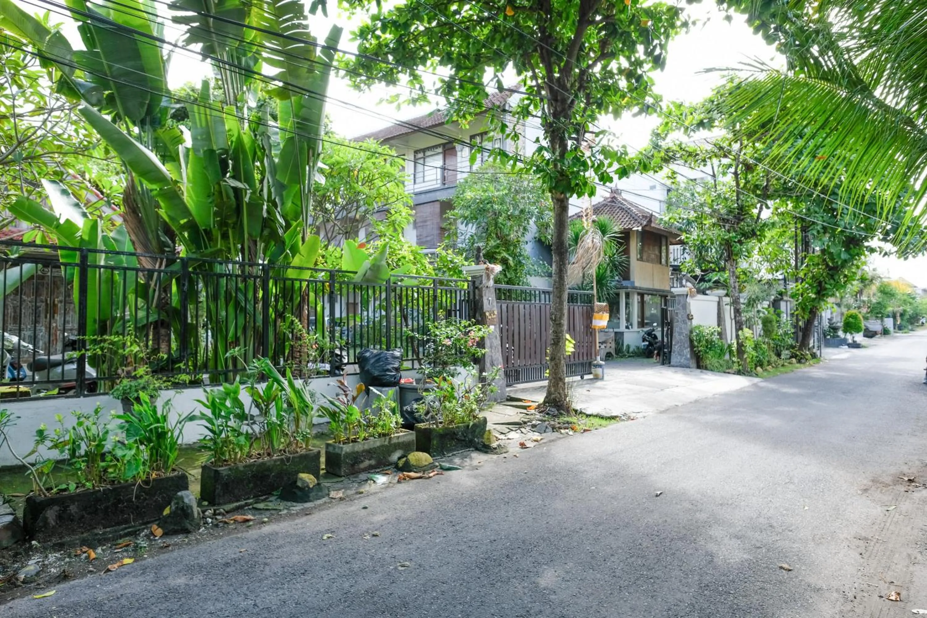 Facade/entrance in Urbanview Hotel Wayan Mansion