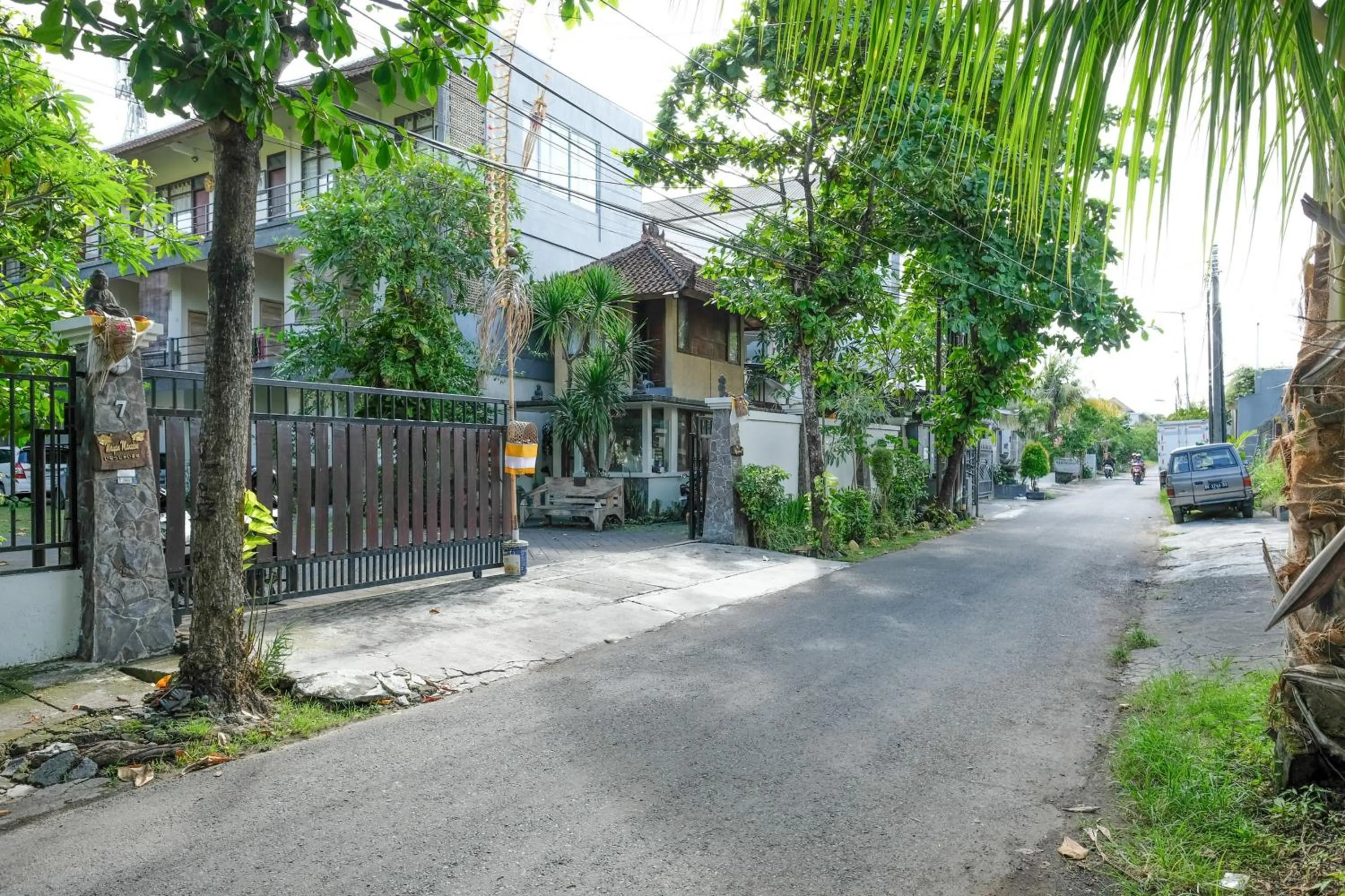 Facade/entrance in Urbanview Hotel Wayan Mansion