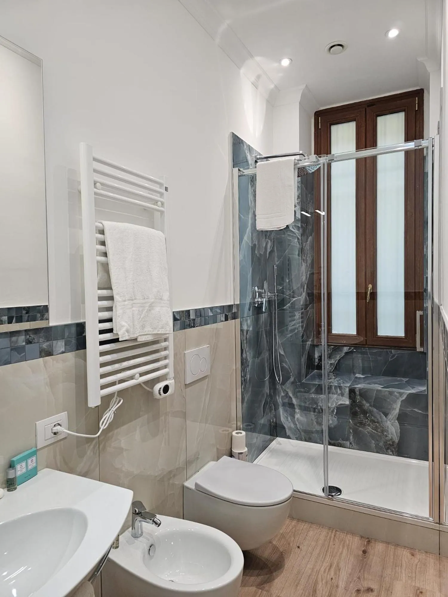 Shower in Andreola Central Hotel