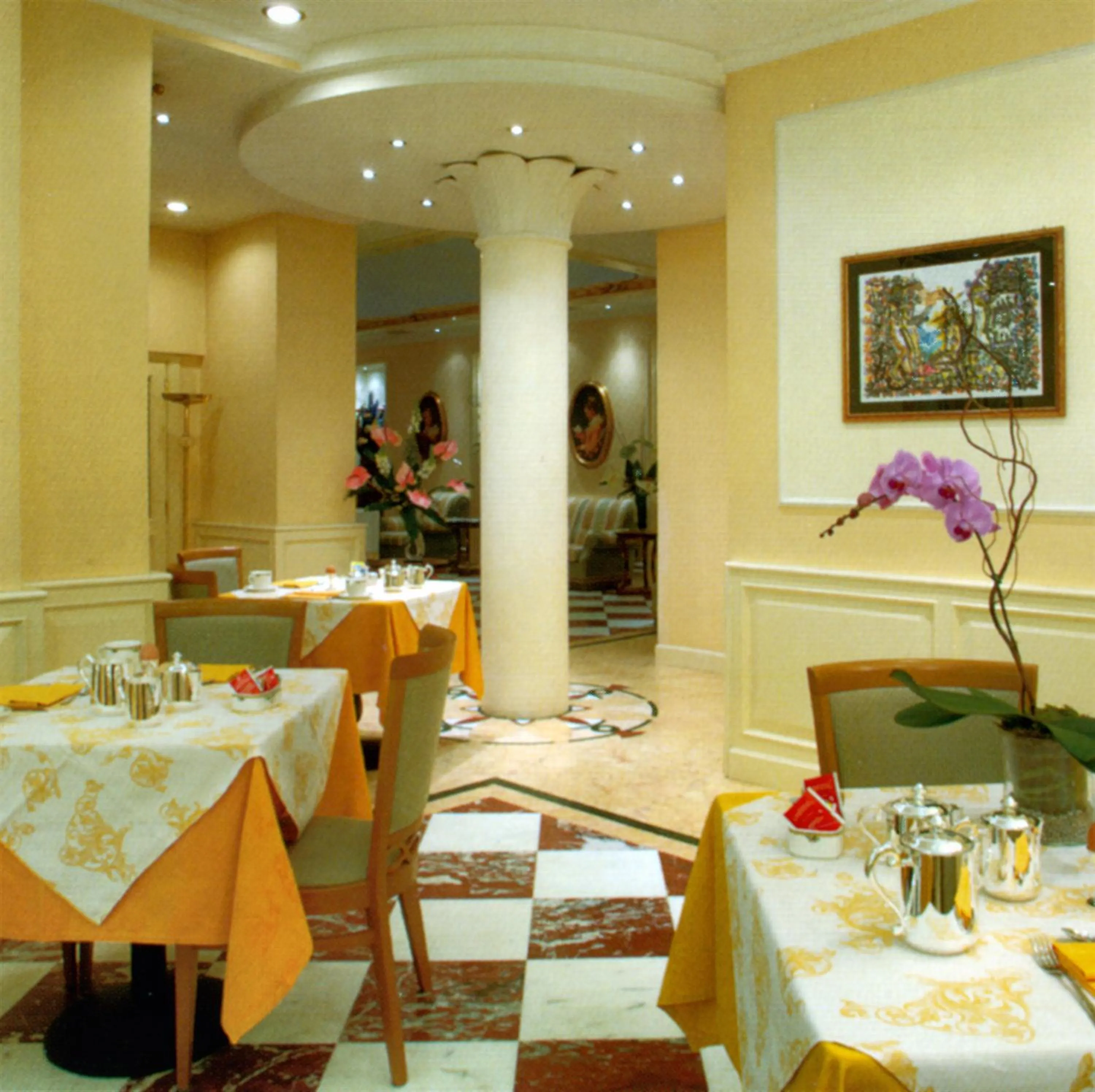 Restaurant/places to eat in Andreola Central Hotel