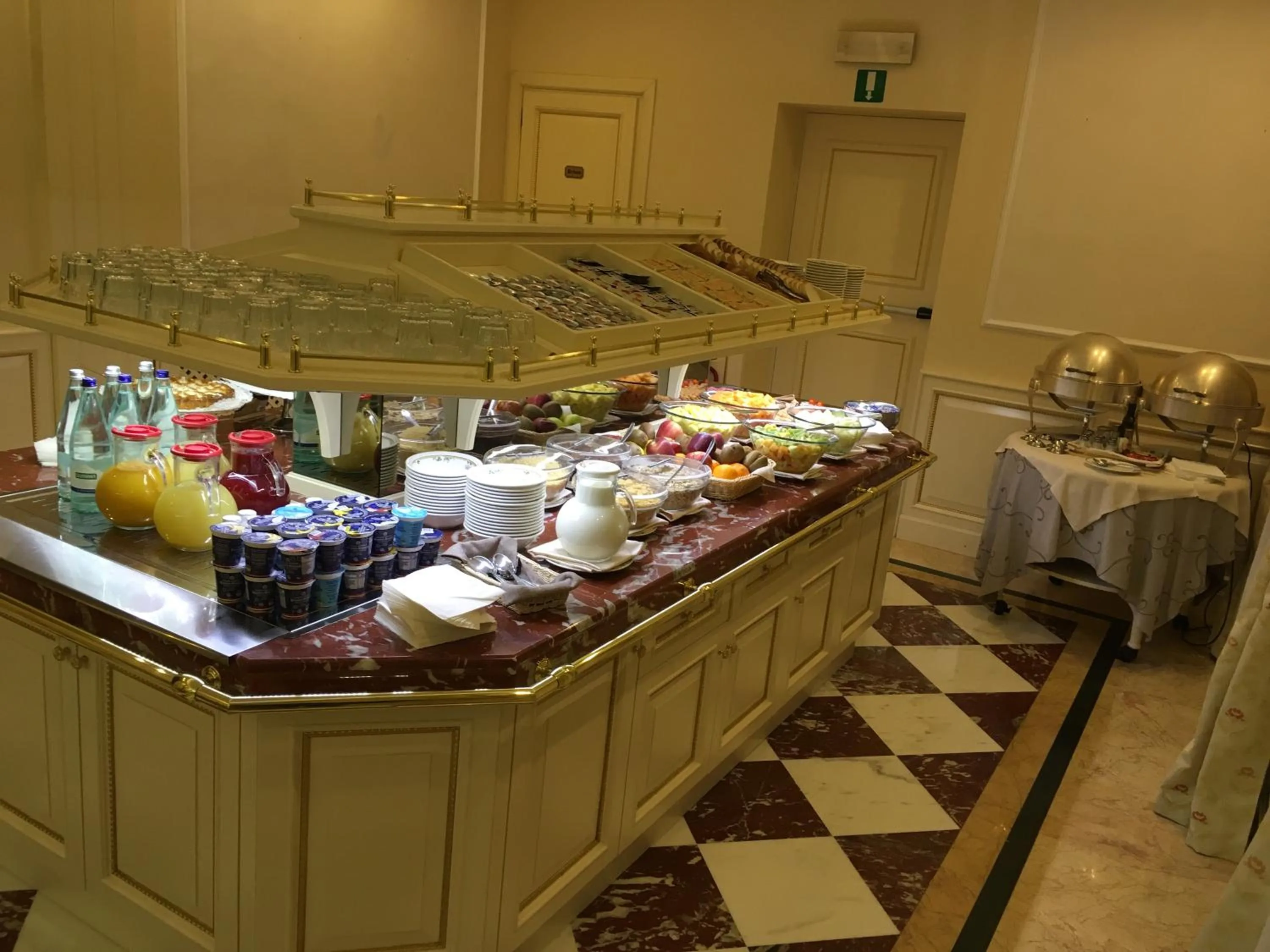 Breakfast in Andreola Central Hotel