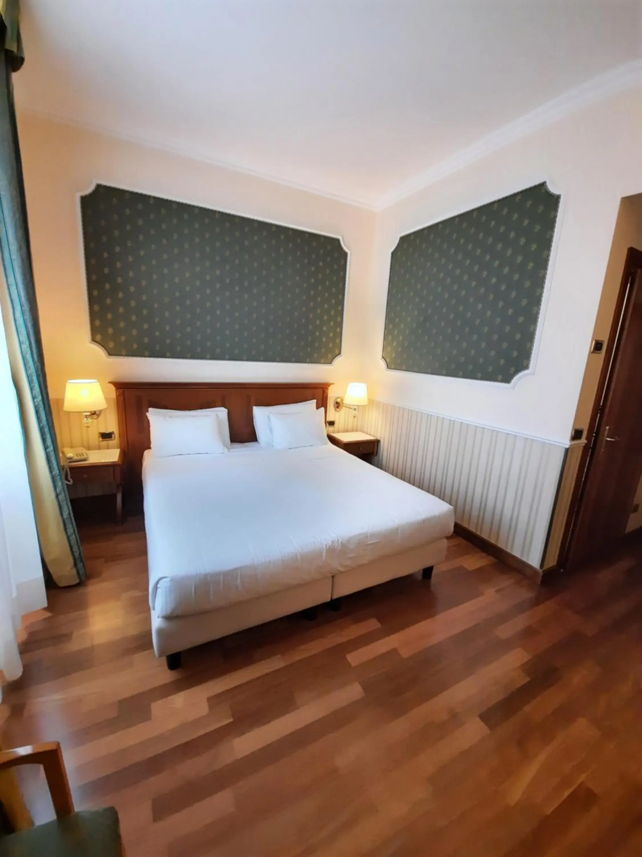 Standard Double Room in Andreola Central Hotel Standard Double Room in Andreola Central Hotel