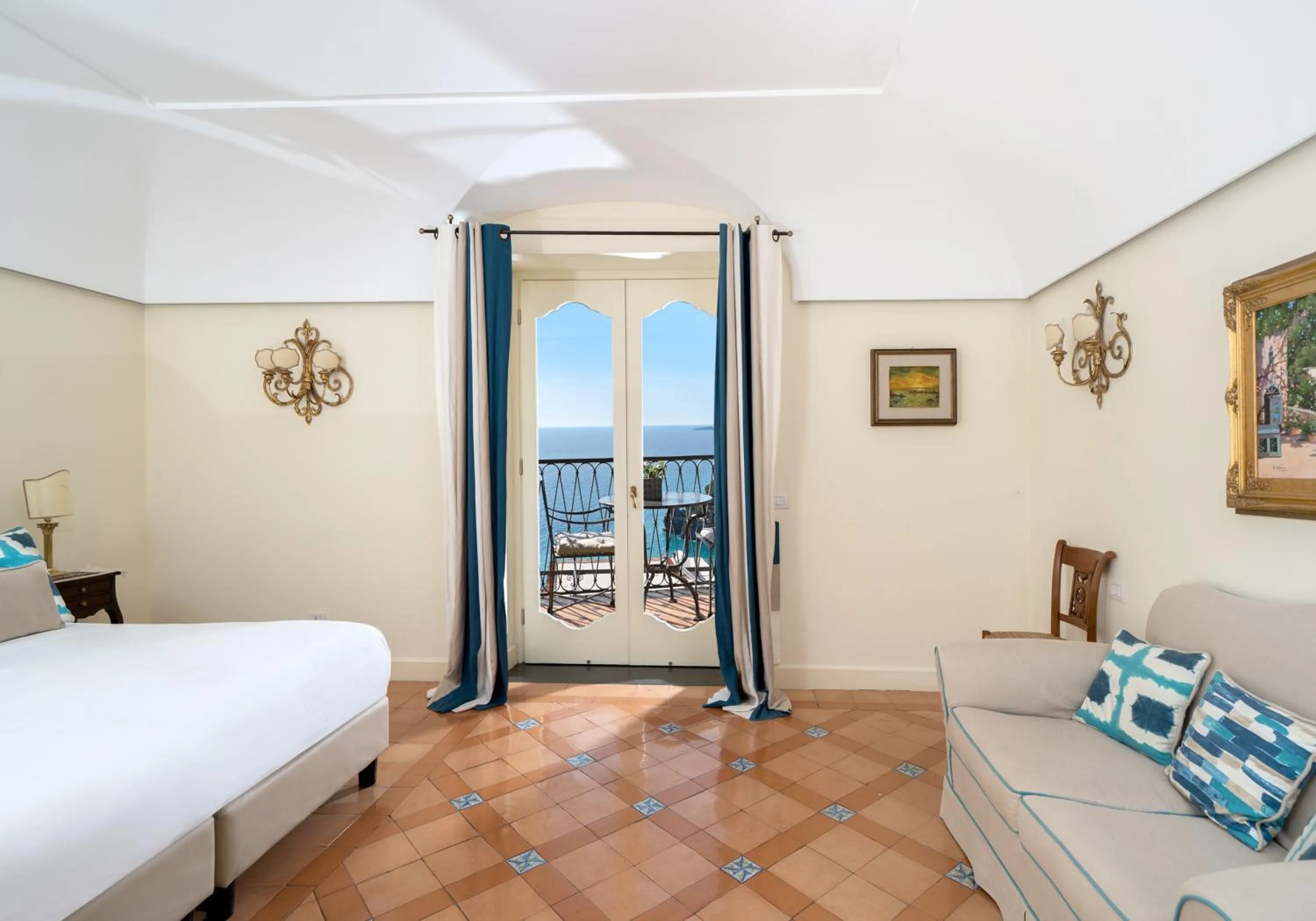 Bedroom, Bed in Hotel Punta Regina