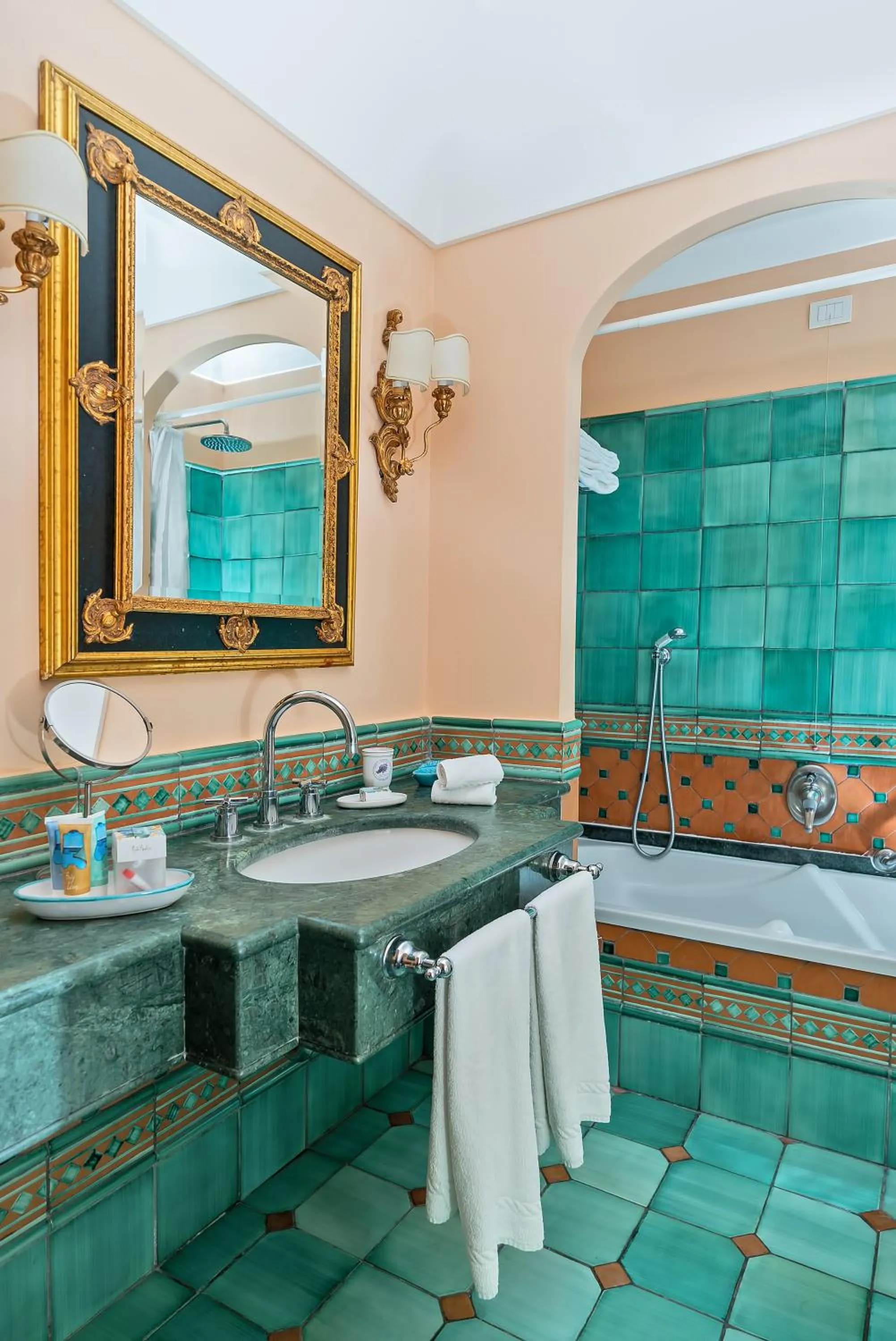 Bathroom in Hotel Punta Regina