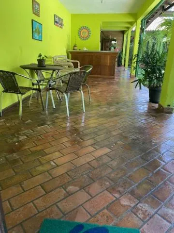 Pousada Casa de mãe aconchegante com piscina próximo à praia