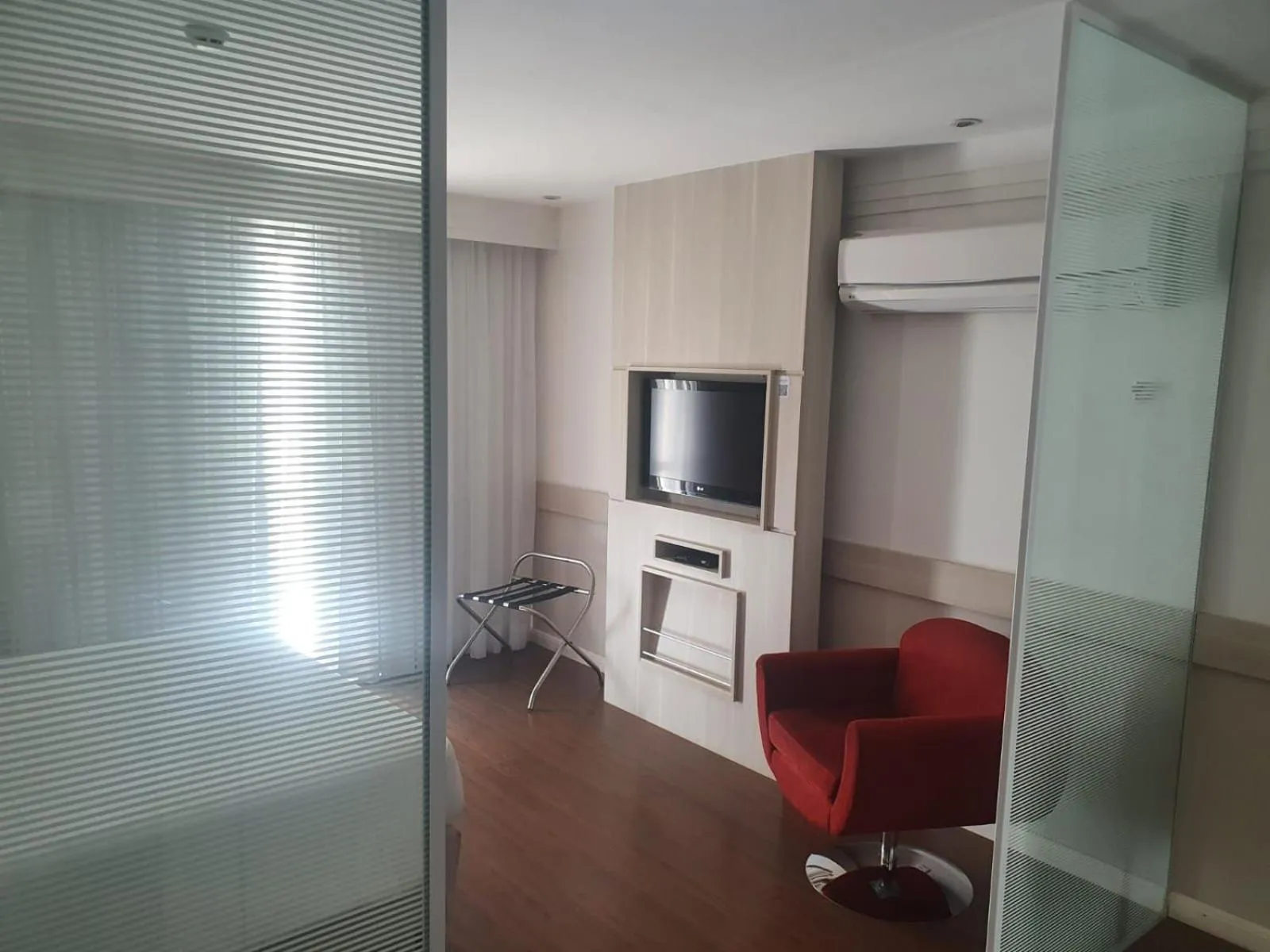 TV and multimedia in Hotel Mercure Flat Particular