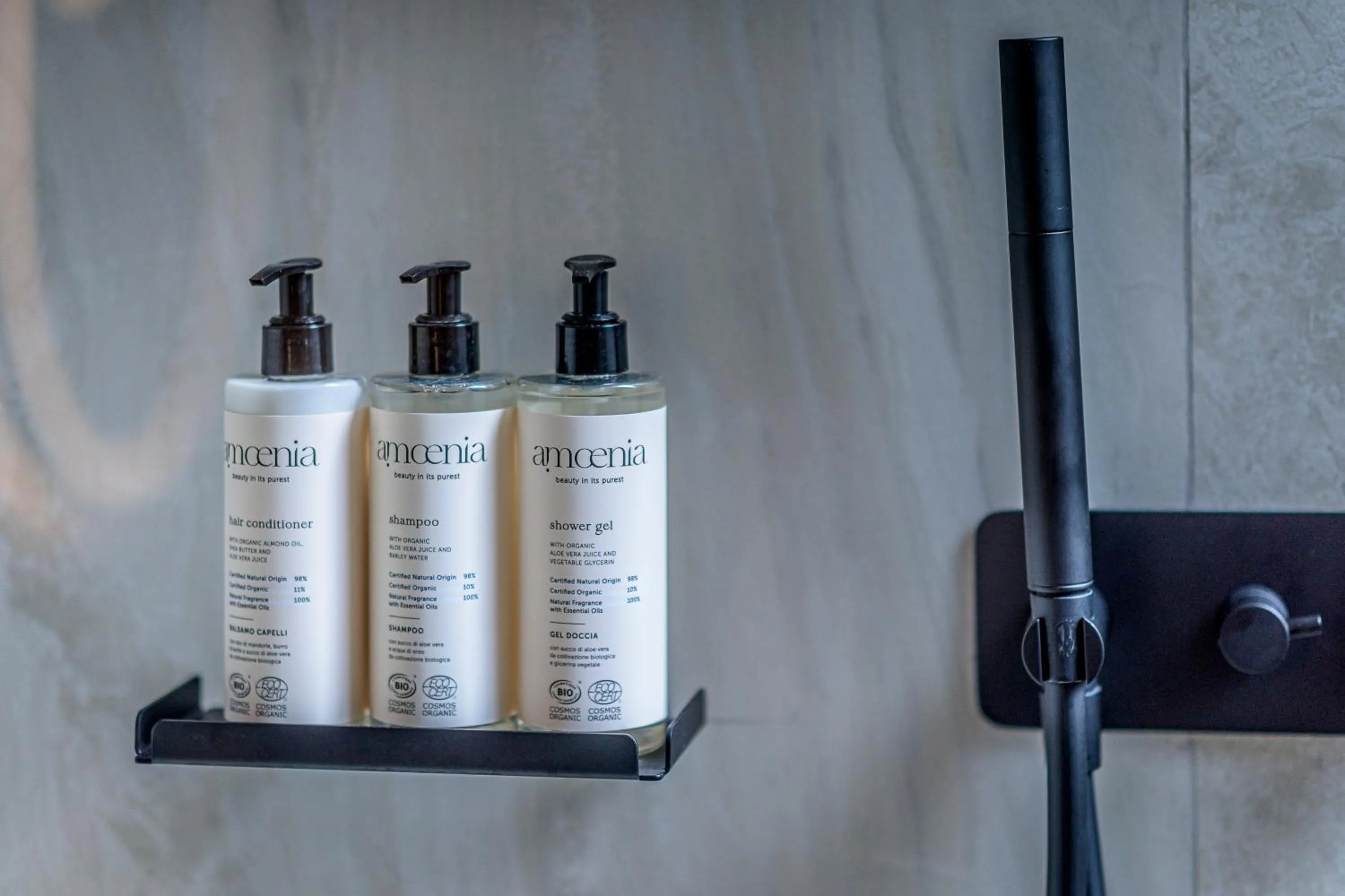 Shower in Palazzo Montebello