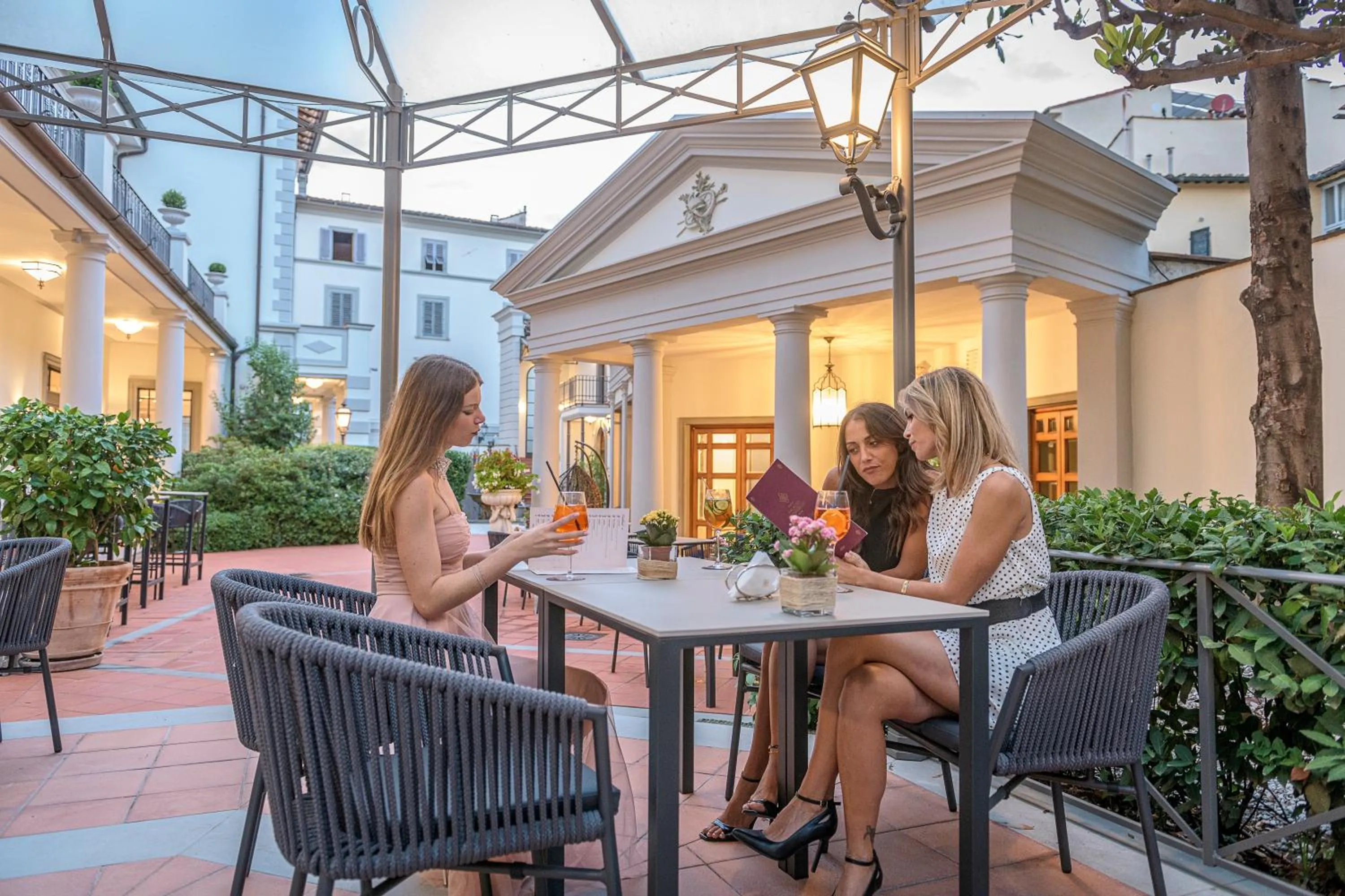 Restaurant/places to eat in Palazzo Montebello