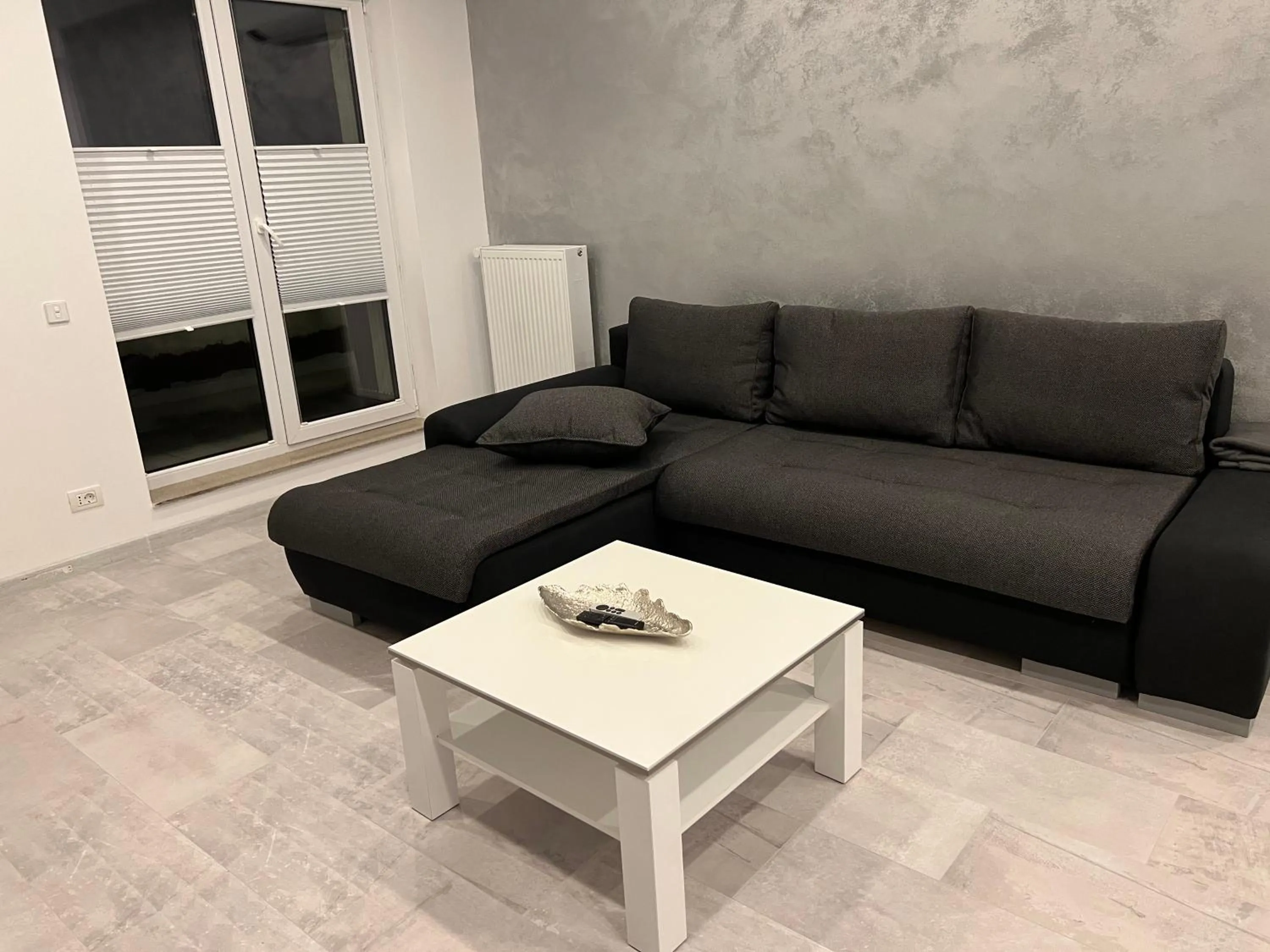 Seating area in Amazing 2-Room Penthouse Cityview W13