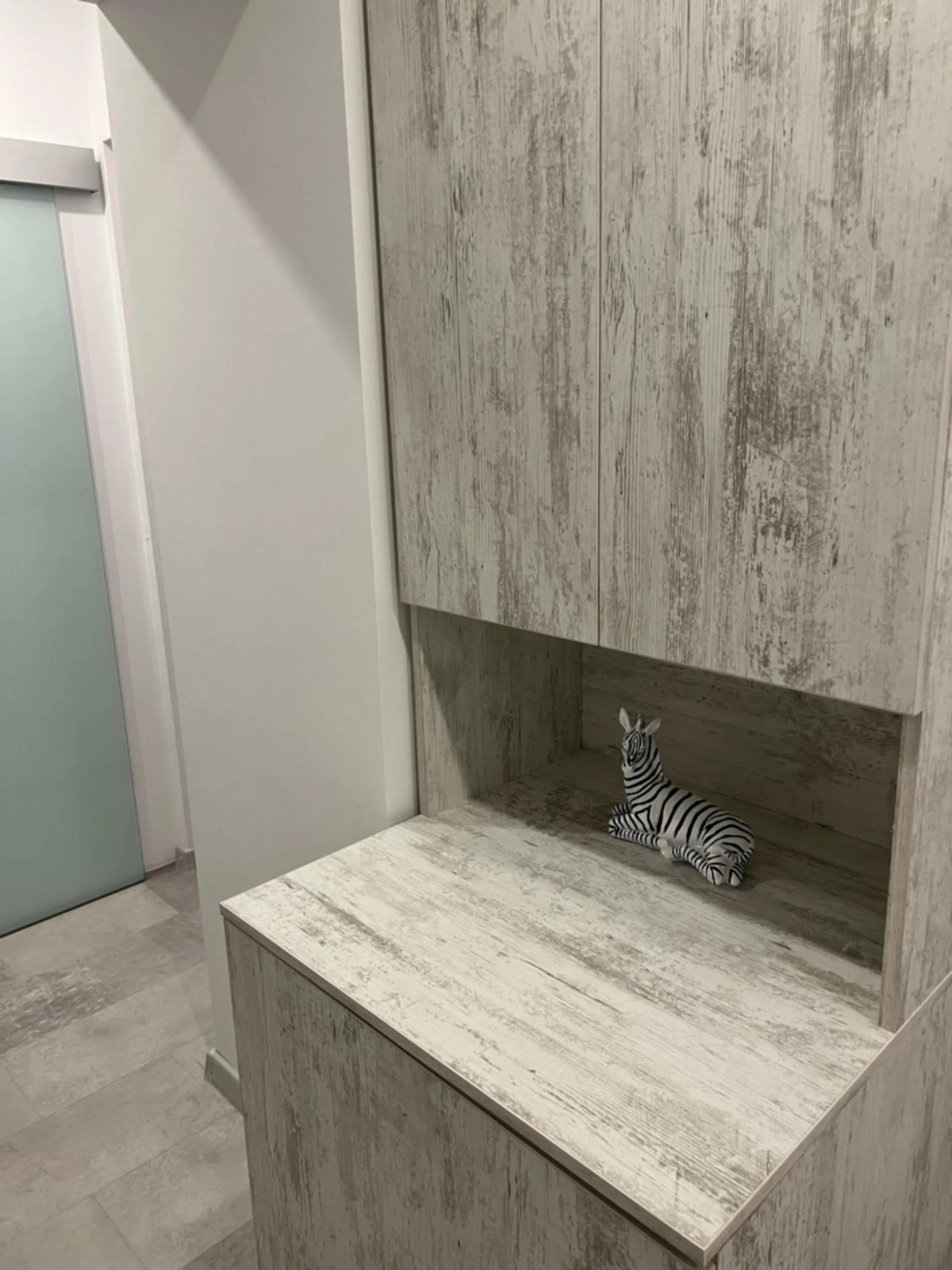 Decorative detail in Amazing 2-Room Penthouse Cityview W13