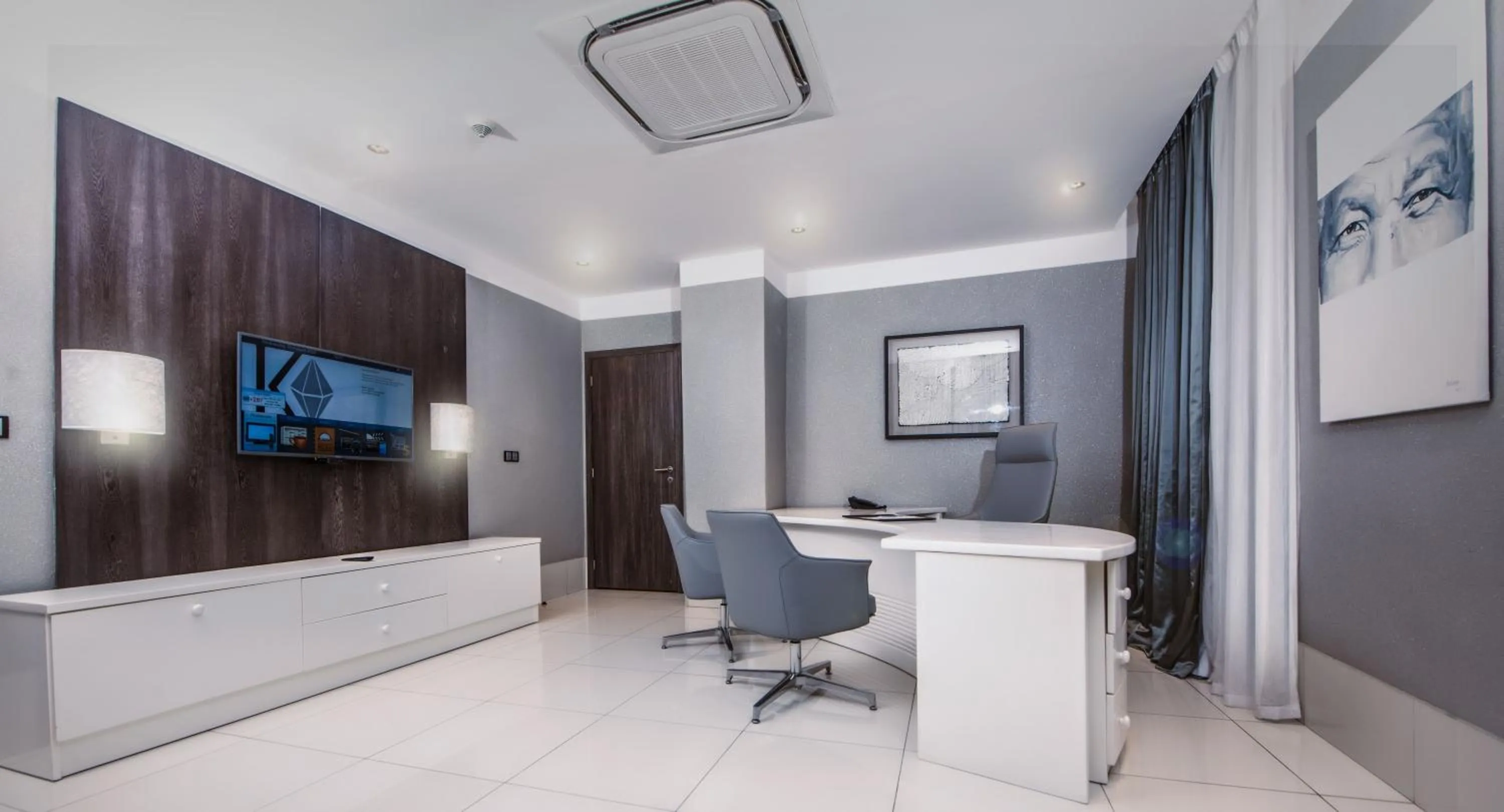 hair dresser in Krystal Palace Douala