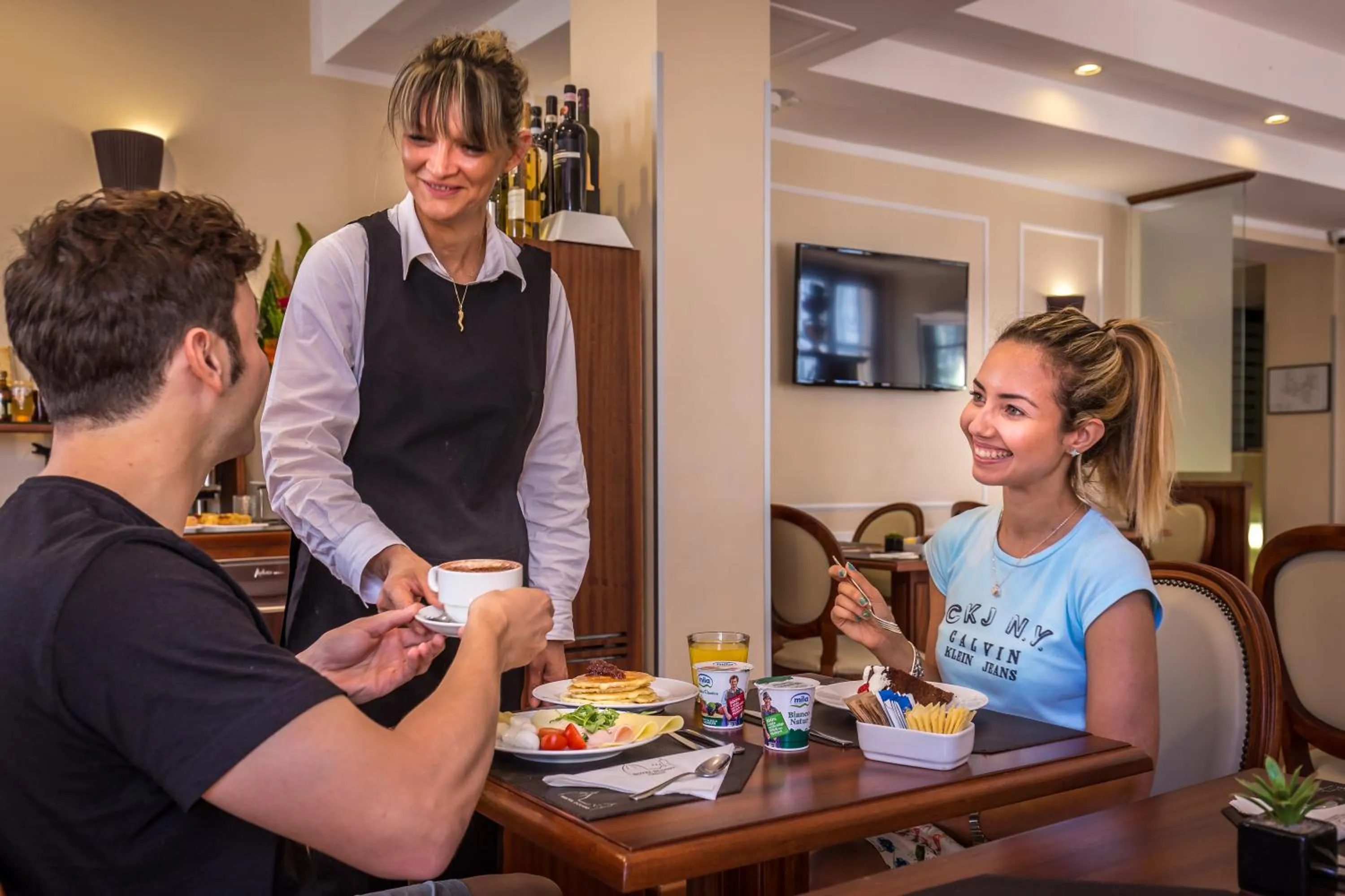 Buffet breakfast in Hotel Duomo Firenze