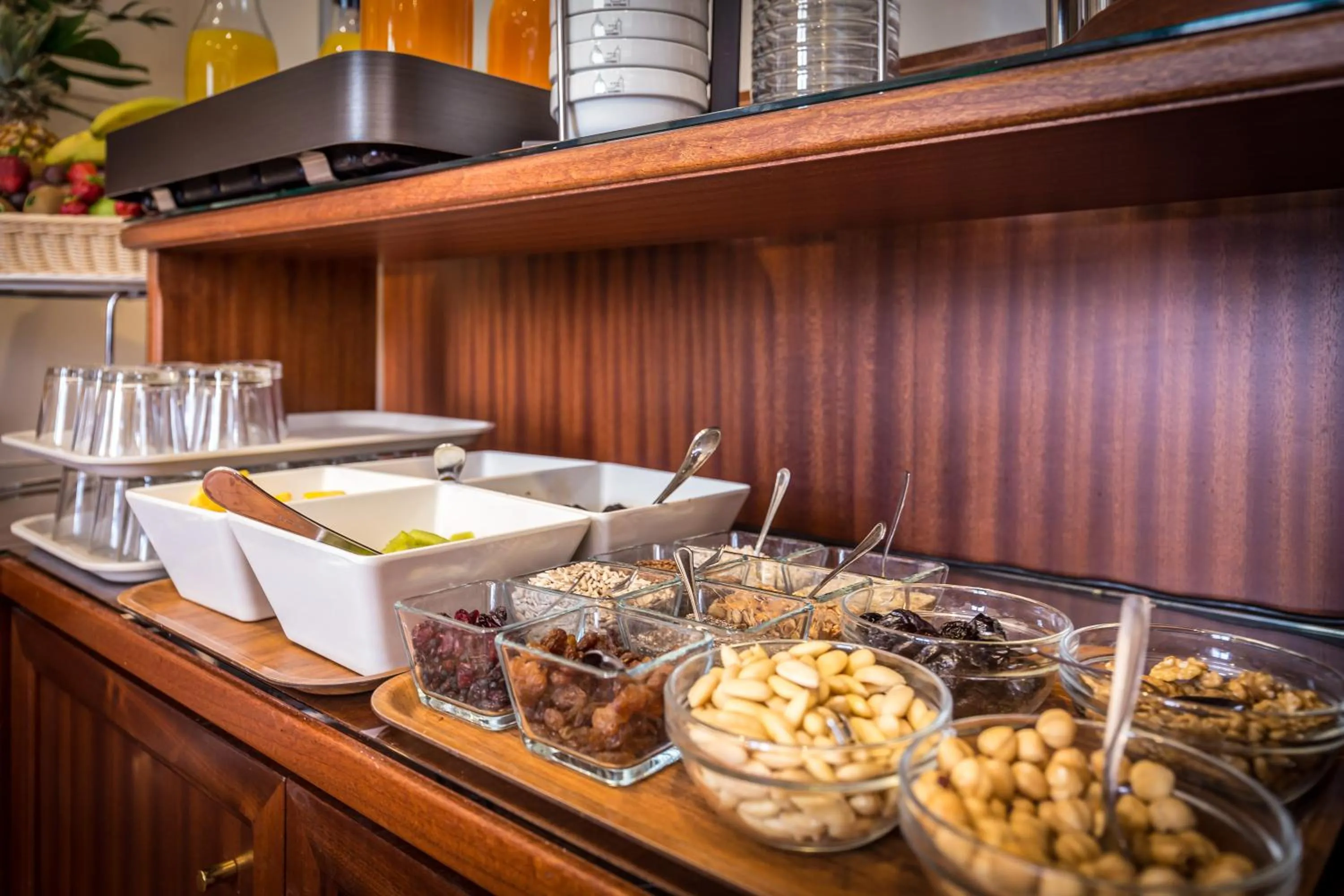 Buffet breakfast in Hotel Duomo Firenze