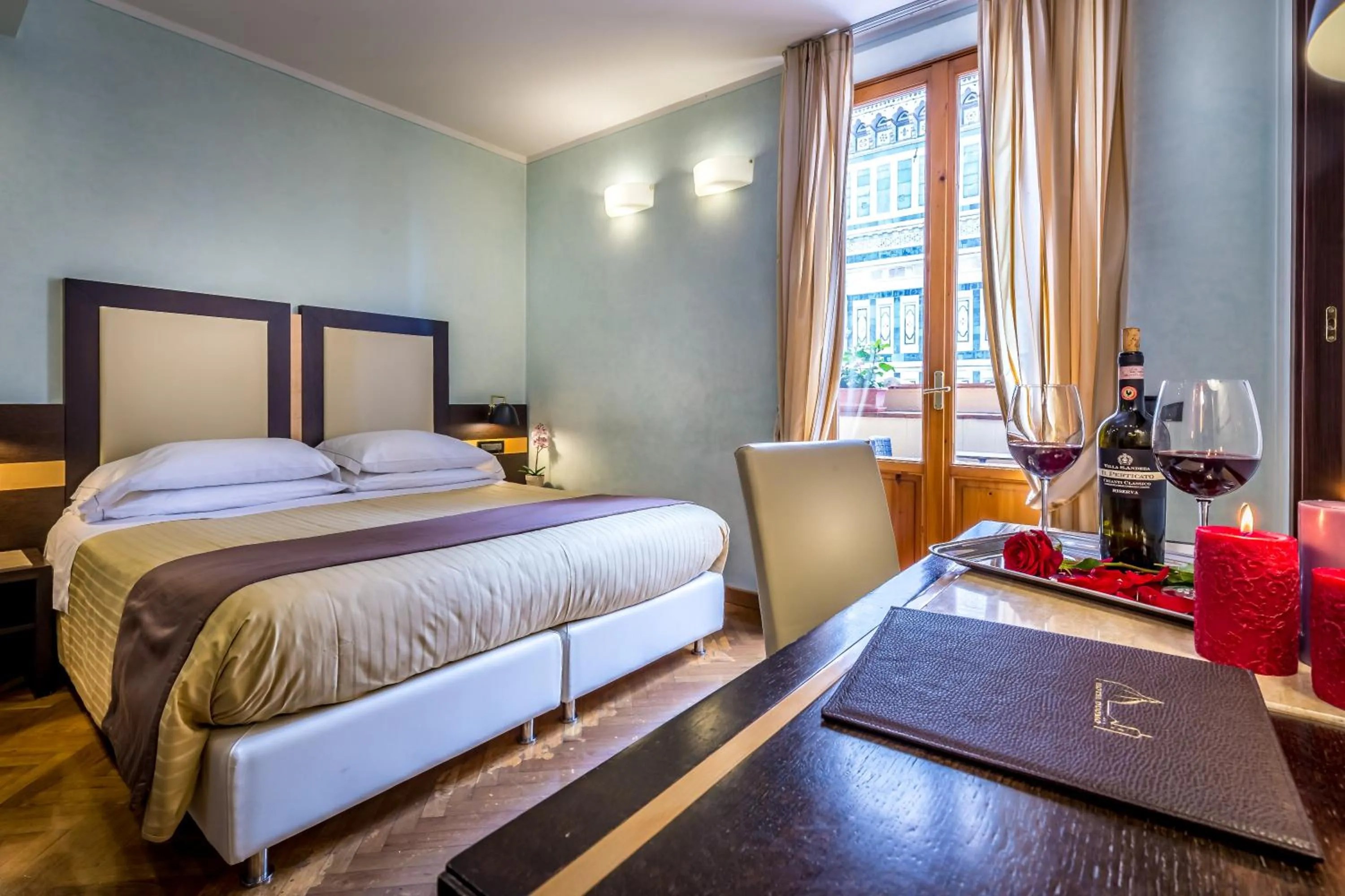 Photo of the whole room, Bed in Hotel Duomo Firenze