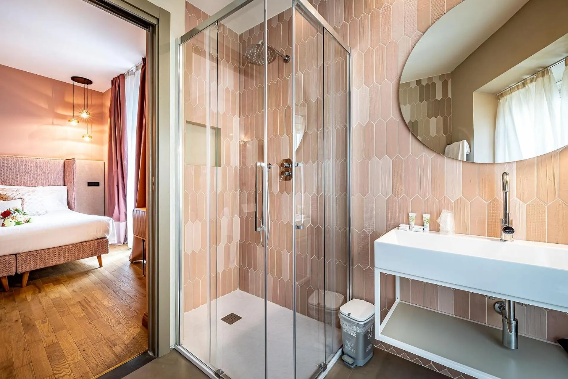 Bathroom, Bed in Hotel Duomo Firenze