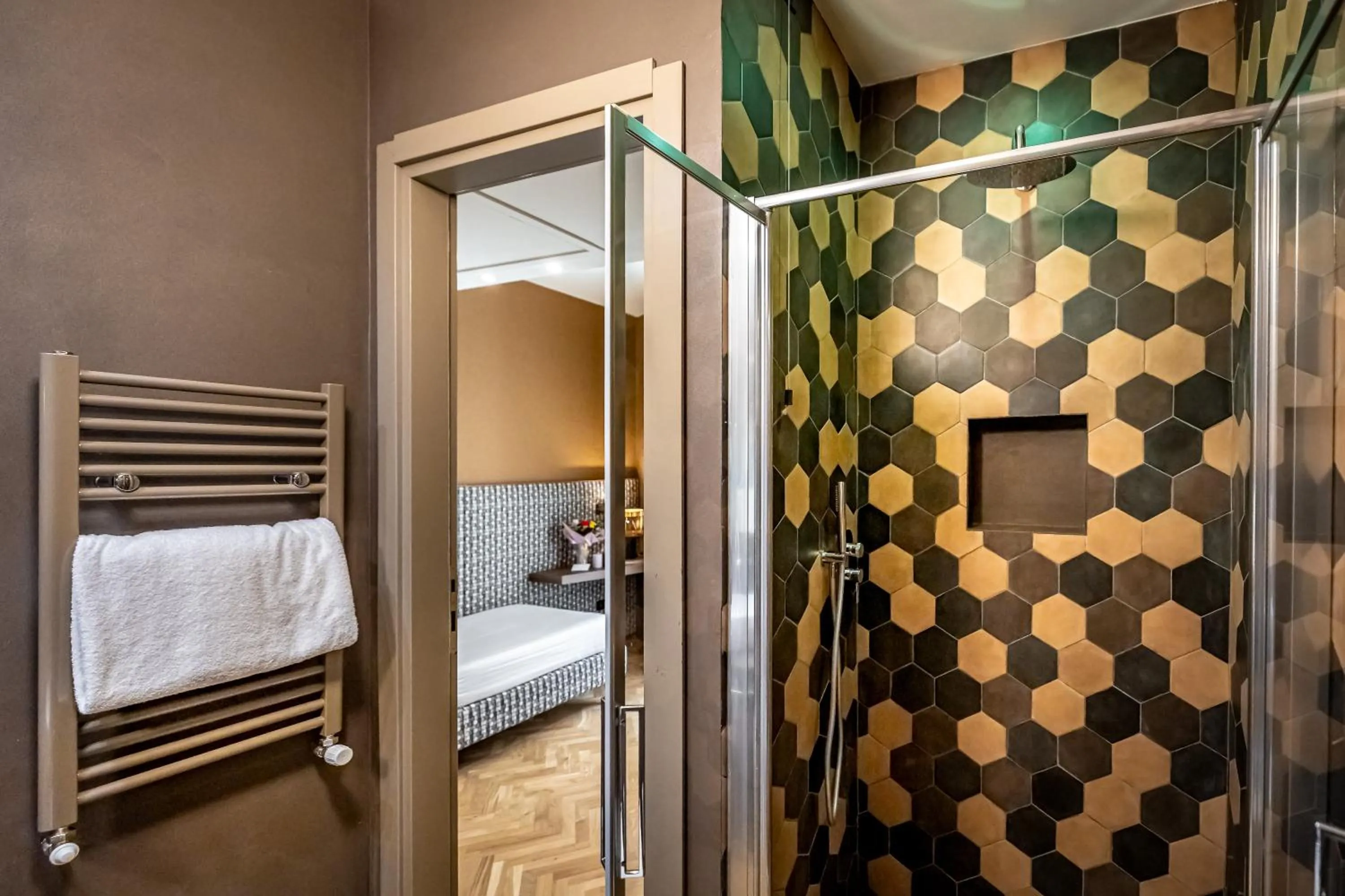 Bathroom, Bed in Hotel Duomo Firenze