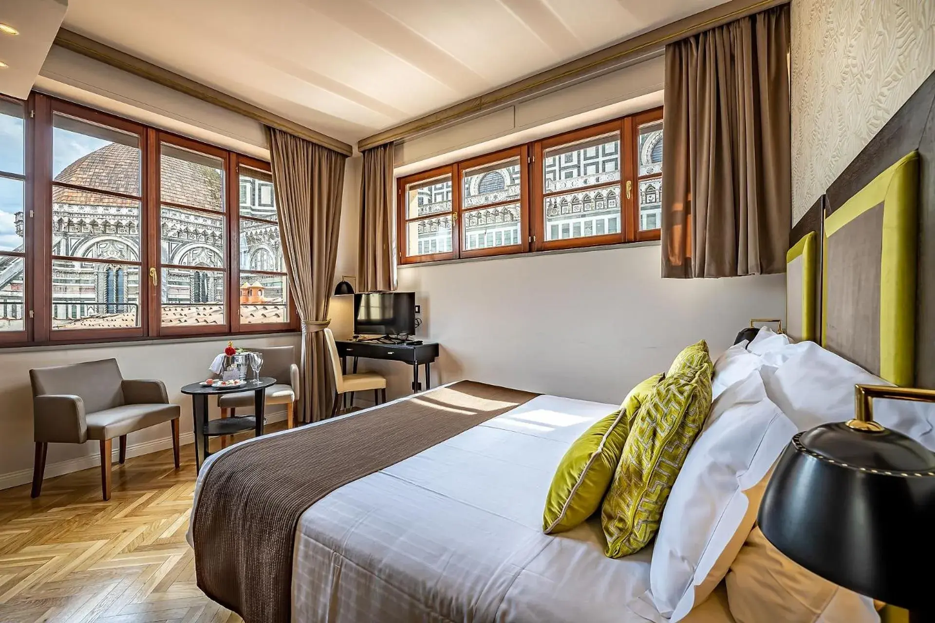 Superior Double or Twin Room in Hotel Duomo Firenze Superior Double or Twin Room in Hotel Duomo Firenze