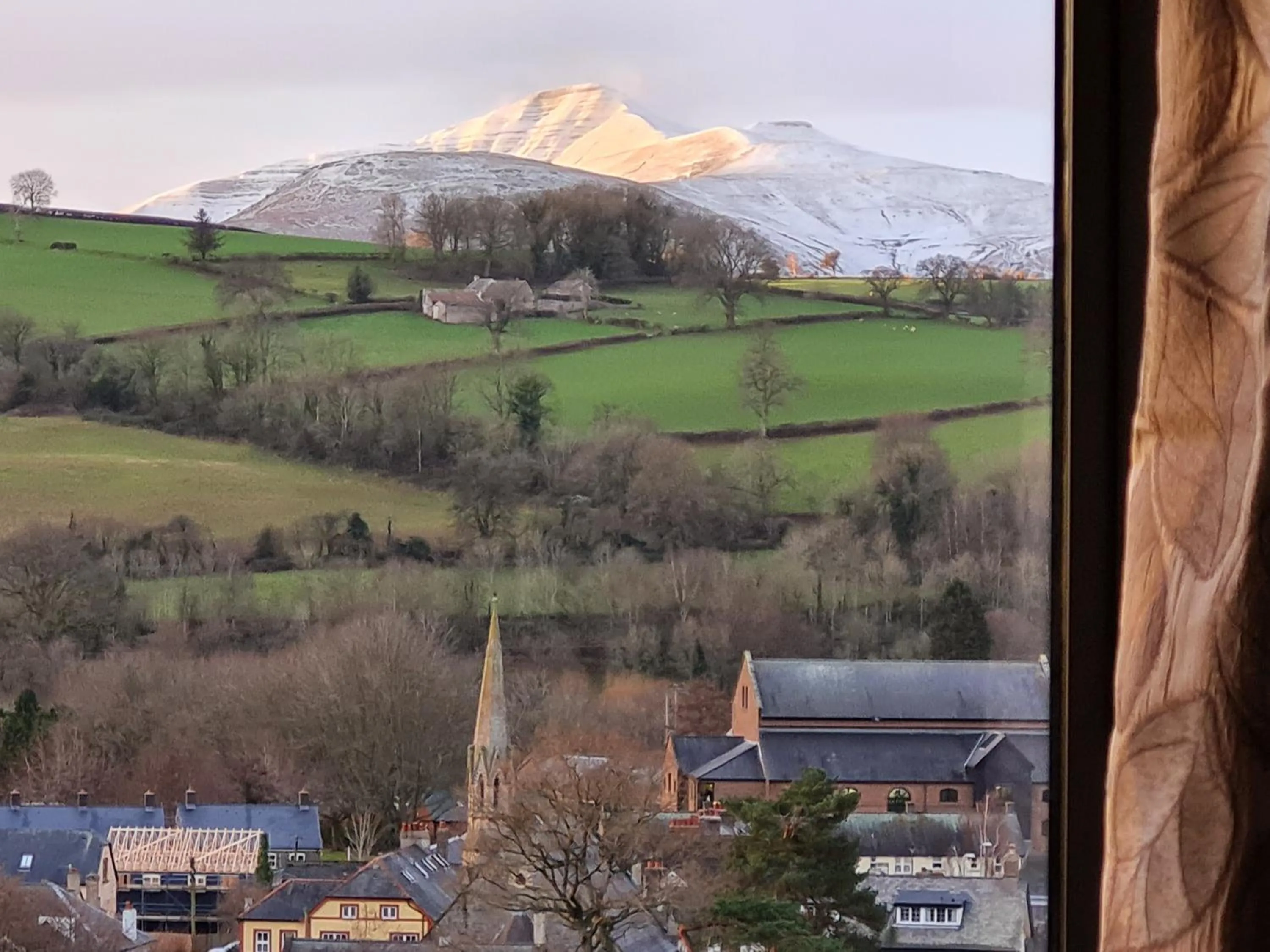 Mountain view in Camden Lodge B&B and Cottage Brecon
