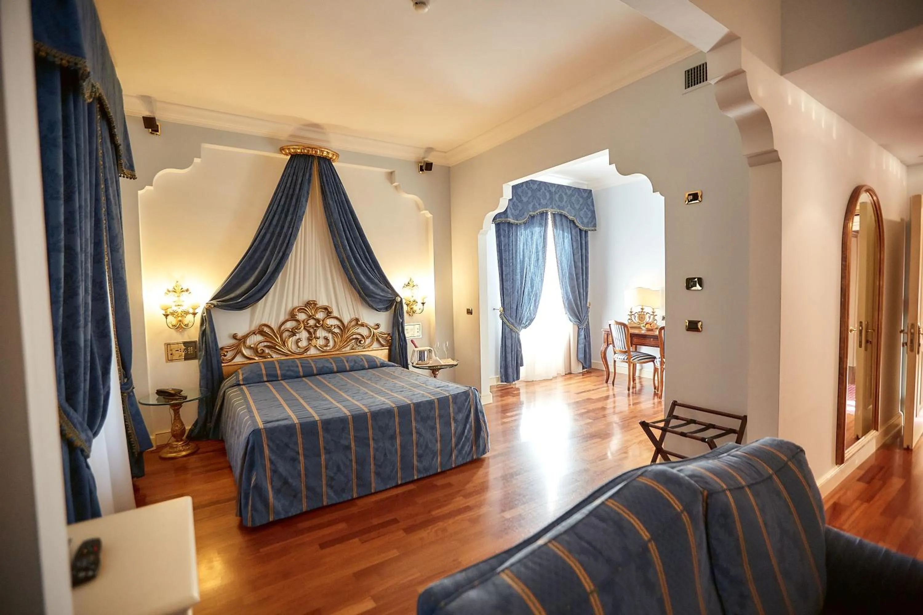 Photo of the whole room, Bed in Hotel Villa Il Patriarca