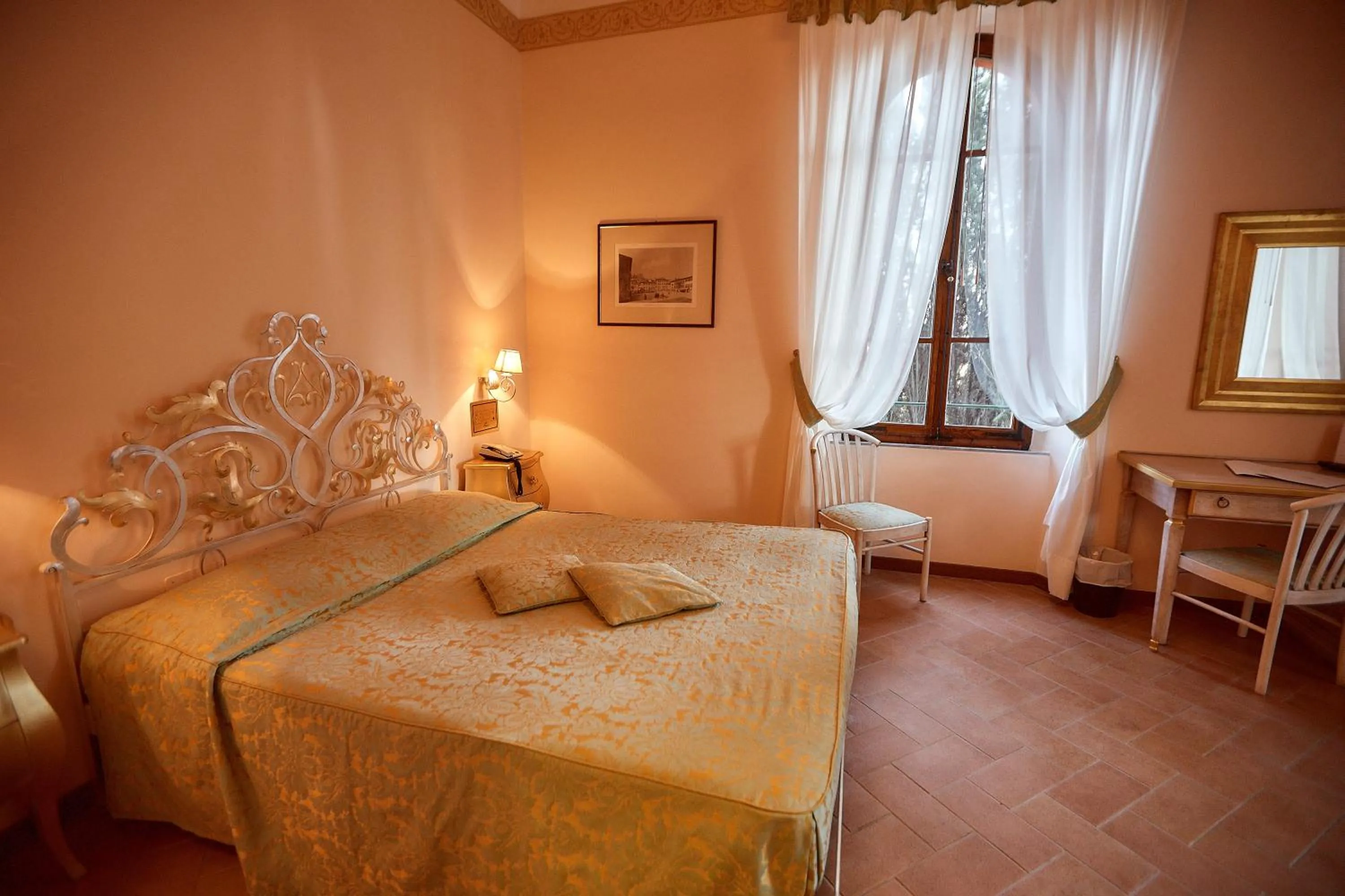 Photo of the whole room, Bed in Hotel Villa Il Patriarca